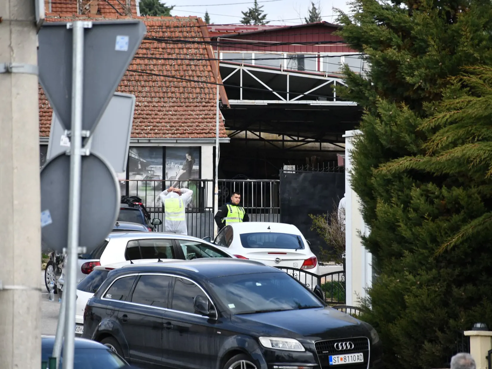 Miesto tragédie: Zhorený nočný klub v Severnom Macedónsku, kde zomreli desiatky mladých ľudí.