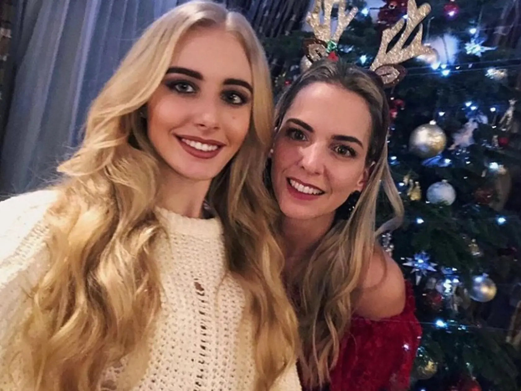 Na snímke matka Stanka Horňáková s dcérou Saškou, ktorá sa na Instagrame sa prezentuje postavou a luxusným životom zlatej bratislavskej mládeže.
