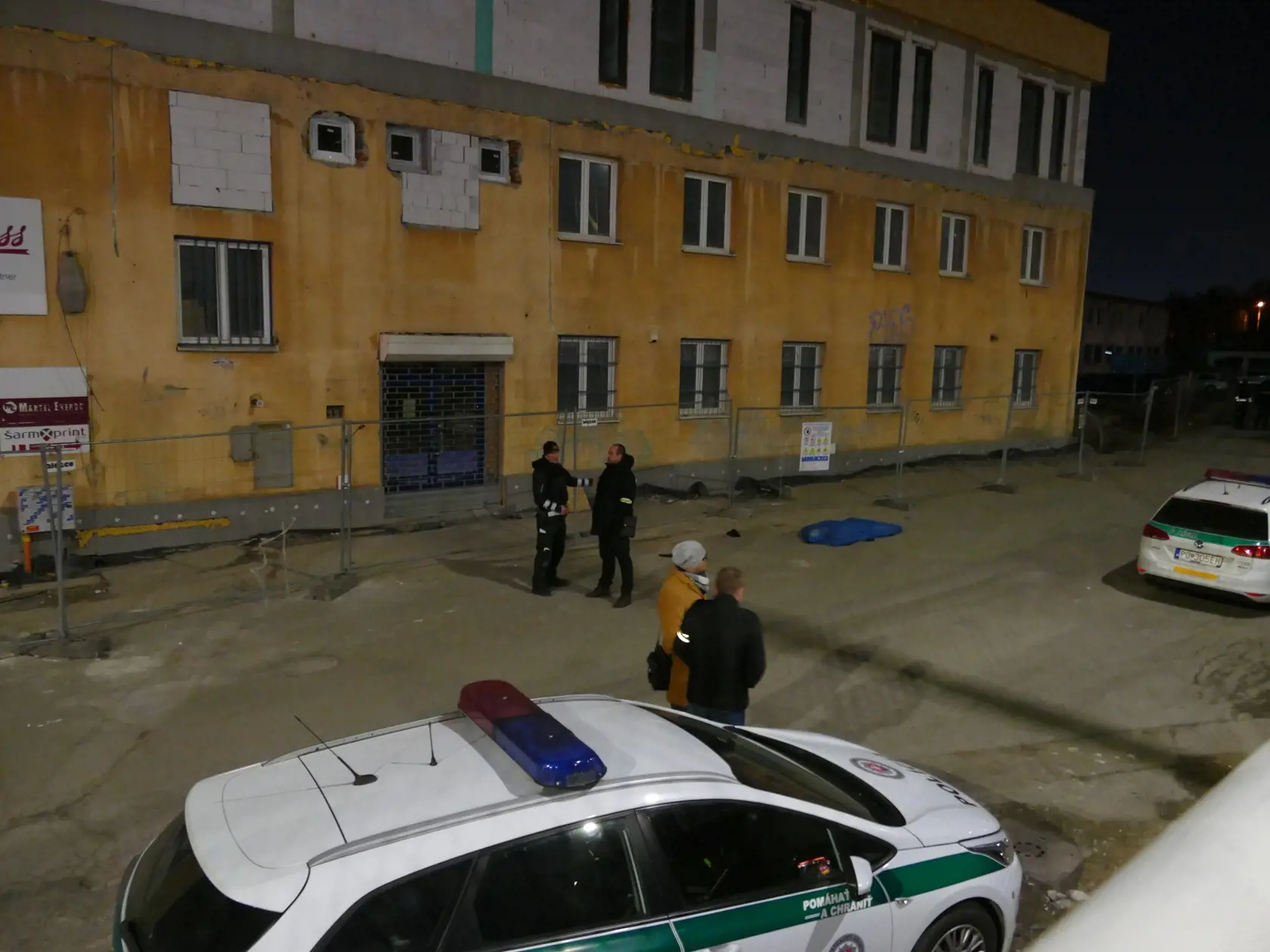 Tragická udalosť sa stala o 18:15 v pondelok 14. marca 2022 na parkovisku pred budovou bývalej železničnej stanice, ktorá stojí medzi čerpacou stanicou a železničným policajným oddelením. Policajt Martin Turčan (33), syn prešovskej primátorky Andrey Turčanovej, zastrelil svojho kolegu Filipa S. Tureka (†29). Ten upozorňoval svojich nadriadených na psychické problémy Martina a žiadal, aby mu odobrali zbraň. Žiaľ, nestihli a došlo k obávanému nešťastiu.