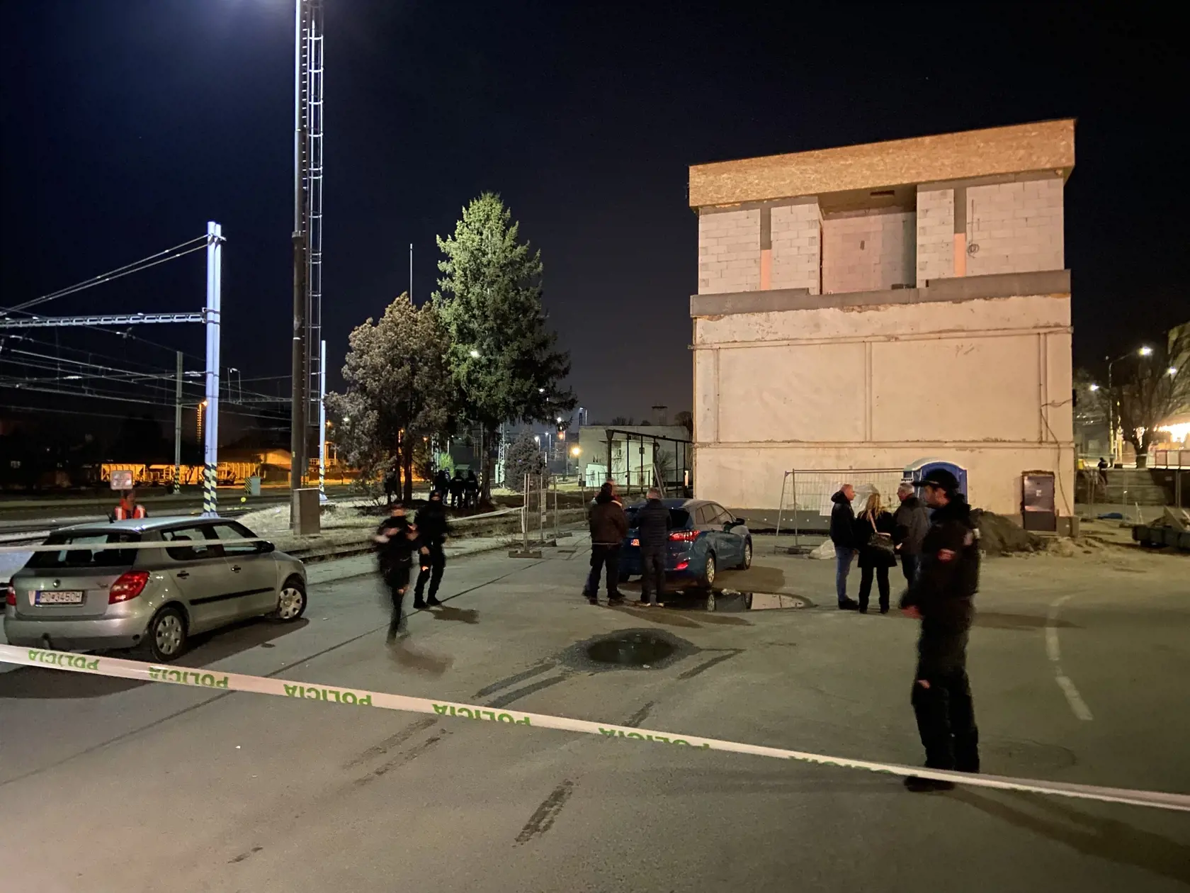 Tragická udalosť sa stala o 18:15 v pondelok 14. marca 2022 na parkovisku pred budovou bývalej železničnej stanice, ktorá stojí medzi čerpacou stanicou a železničným policajným oddelením. Policajt Martin Turčan (33), syn prešovskej primátorky Andrey Turčanovej, zastrelil svojho kolegu Filipa S. Tureka (†29). Ten upozorňoval svojich nadriadených na psychické problémy Martina a žiadal, aby mu odobrali zbraň. Žiaľ, nestihli a došlo k obávanému nešťastiu.