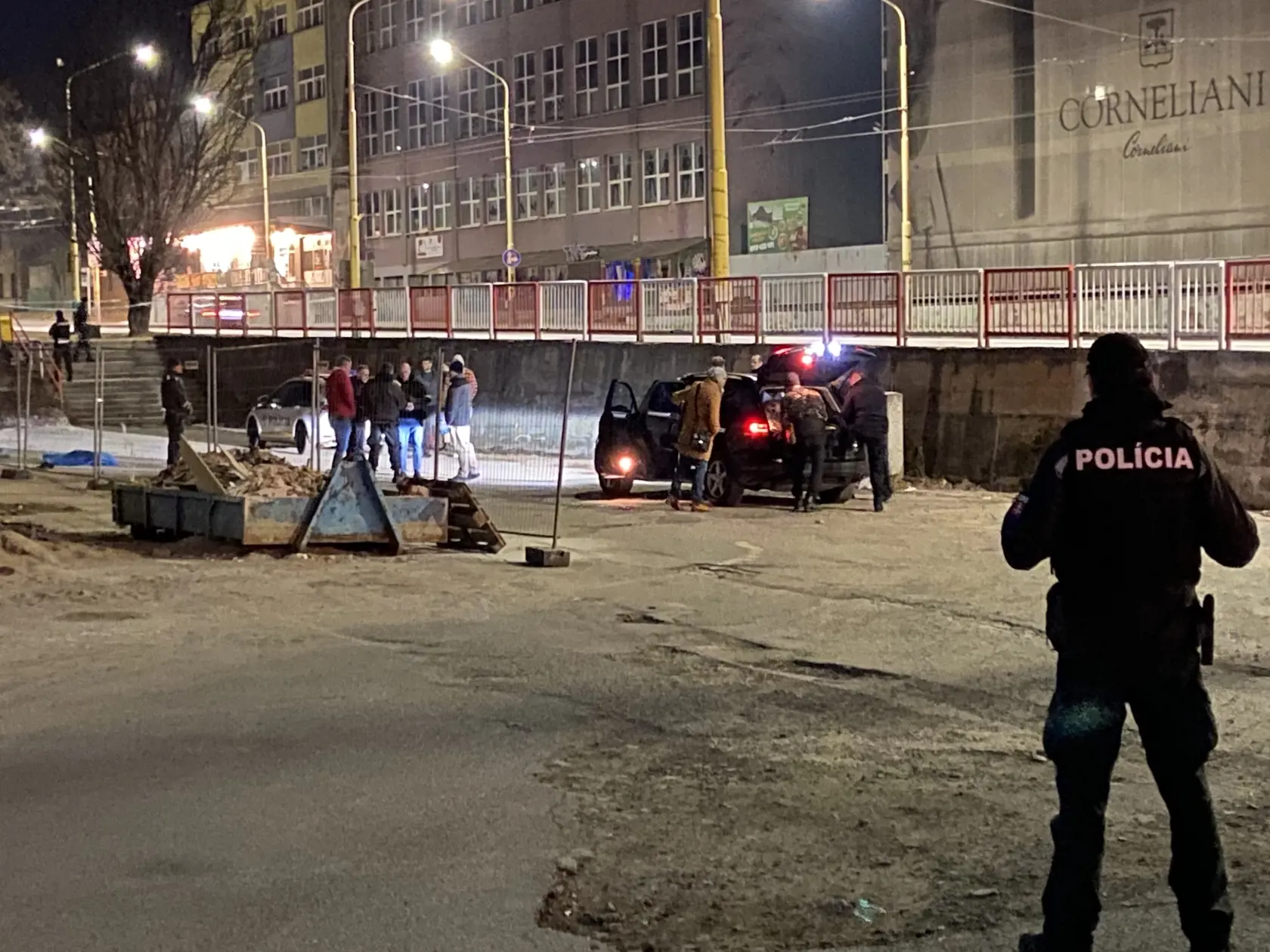 Tragická udalosť sa stala o 18:15 v pondelok 14. marca 2022 na parkovisku pred budovou bývalej železničnej stanice, ktorá stojí medzi čerpacou stanicou a železničným policajným oddelením. Policajt Martin Turčan (33), syn prešovskej primátorky Andrey Turčanovej, zastrelil svojho kolegu Filipa S. Tureka (†29). Ten upozorňoval svojich nadriadených na psychické problémy Martina a žiadal, aby mu odobrali zbraň. Žiaľ, nestihli a došlo k obávanému nešťastiu.
