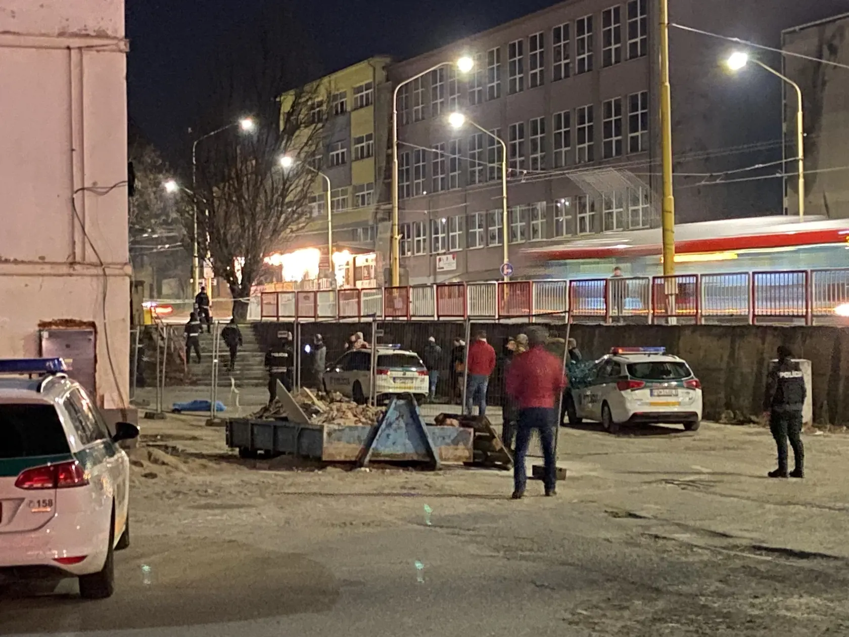 Tragická udalosť sa stala o 18:15 v pondelok 14. marca 2022 na parkovisku pred budovou bývalej železničnej stanice, ktorá stojí medzi čerpacou stanicou a železničným policajným oddelením. Policajt Martin Turčan (33), syn prešovskej primátorky Andrey Turčanovej, zastrelil svojho kolegu Filipa S. Tureka (†29). Ten upozorňoval svojich nadriadených na psychické problémy Martina a žiadal, aby mu odobrali zbraň. Žiaľ, nestihli a došlo k obávanému nešťastiu.