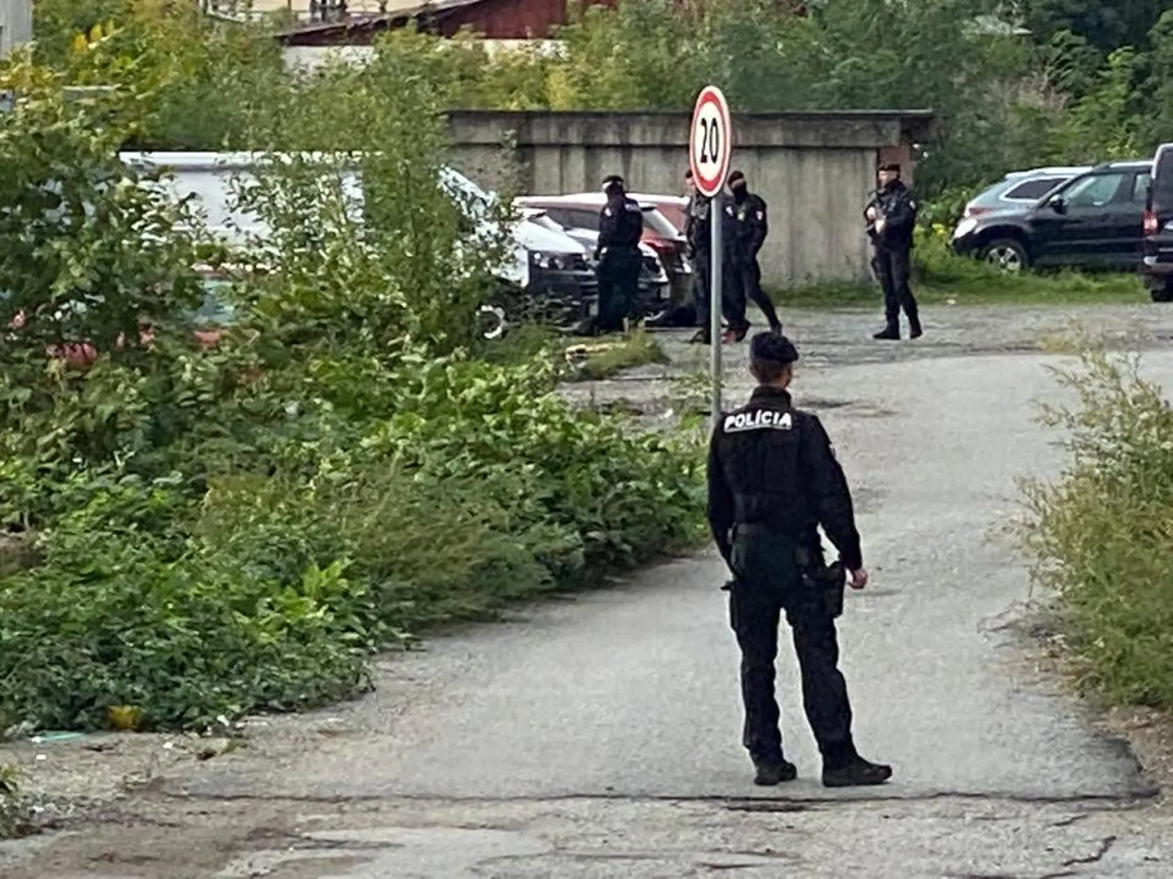 Na mieste rekonštrukcie boli desiatky policajtov.