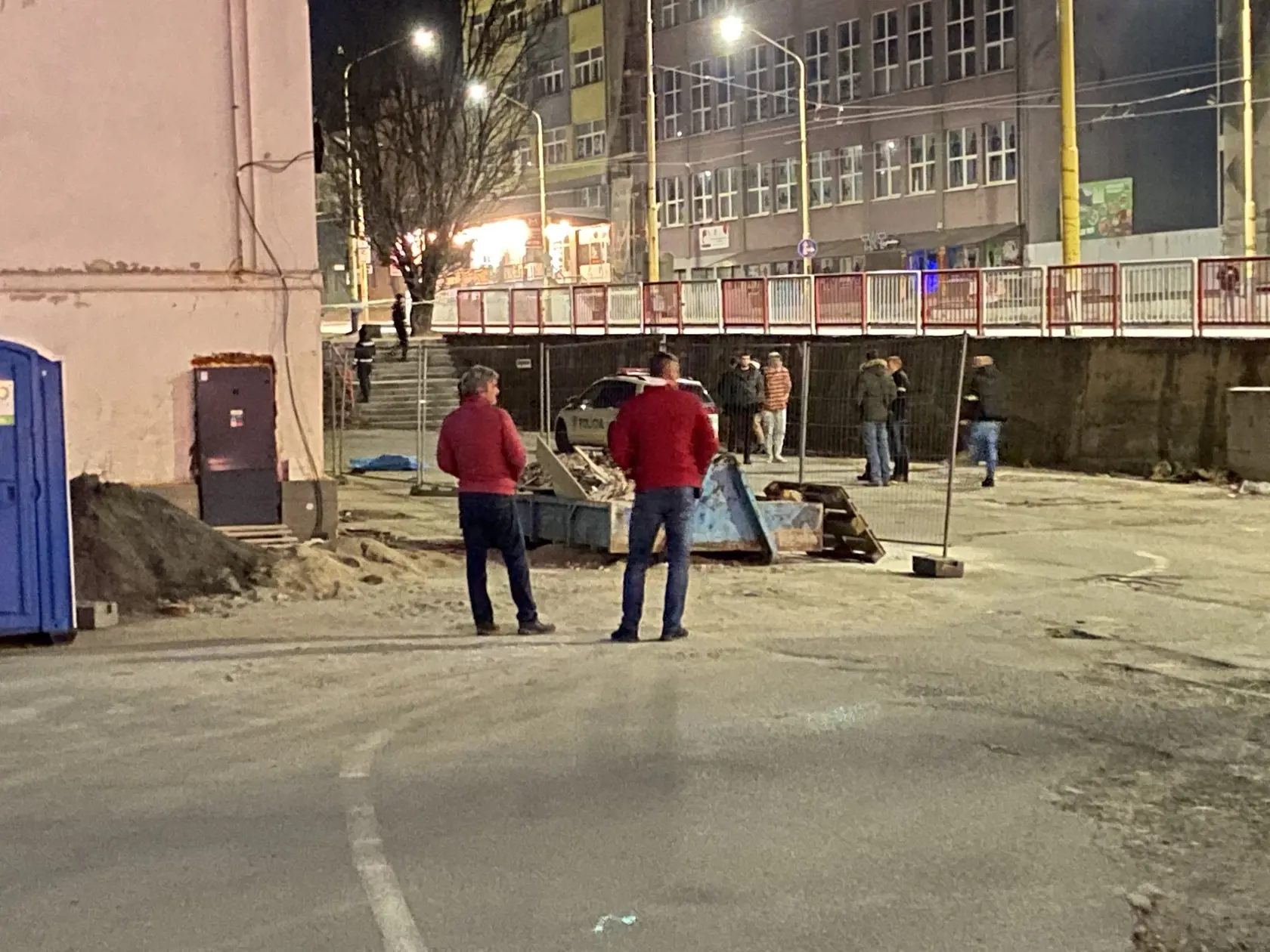 Tragická udalosť sa stala o 18:15 v pondelok 14. marca 2022 na parkovisku pred budovou bývalej železničnej stanice, ktorá stojí medzi čerpacou stanicou a železničným policajným oddelením. Policajt Martin Turčan (33), syn prešovskej primátorky Andrey Turčanovej, zastrelil svojho kolegu Filipa S. Tureka (†29). Ten upozorňoval svojich nadriadených na psychické problémy Martina a žiadal, aby mu odobrali zbraň. Žiaľ, nestihli a došlo k obávanému nešťastiu.