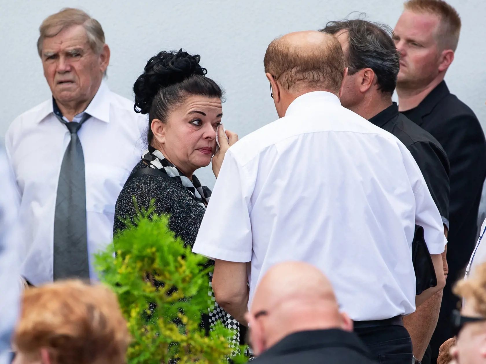 Pohreb manželky Otta Weitera Andrey Fischer na cintoríne v Dunajskej Lužnej. Na snímke Jadranka Handlovská.