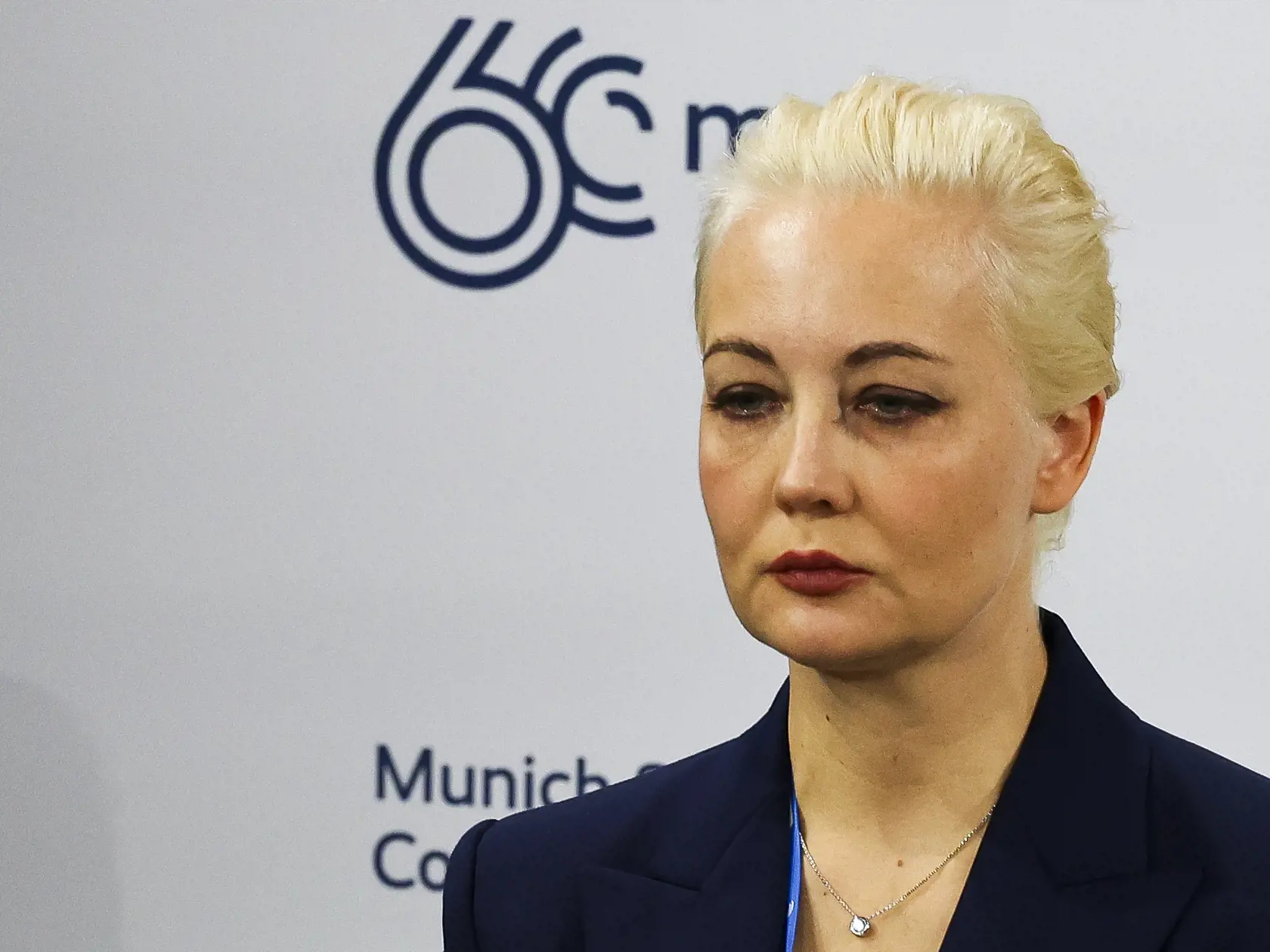Julija Navaľná, manželka väzneného ruského opozičného lídra Alexeja Navaľného, vystupuje na Mníchovskej bezpečnostnej konferencii v Mníchove v piatok 16. februára 2024.