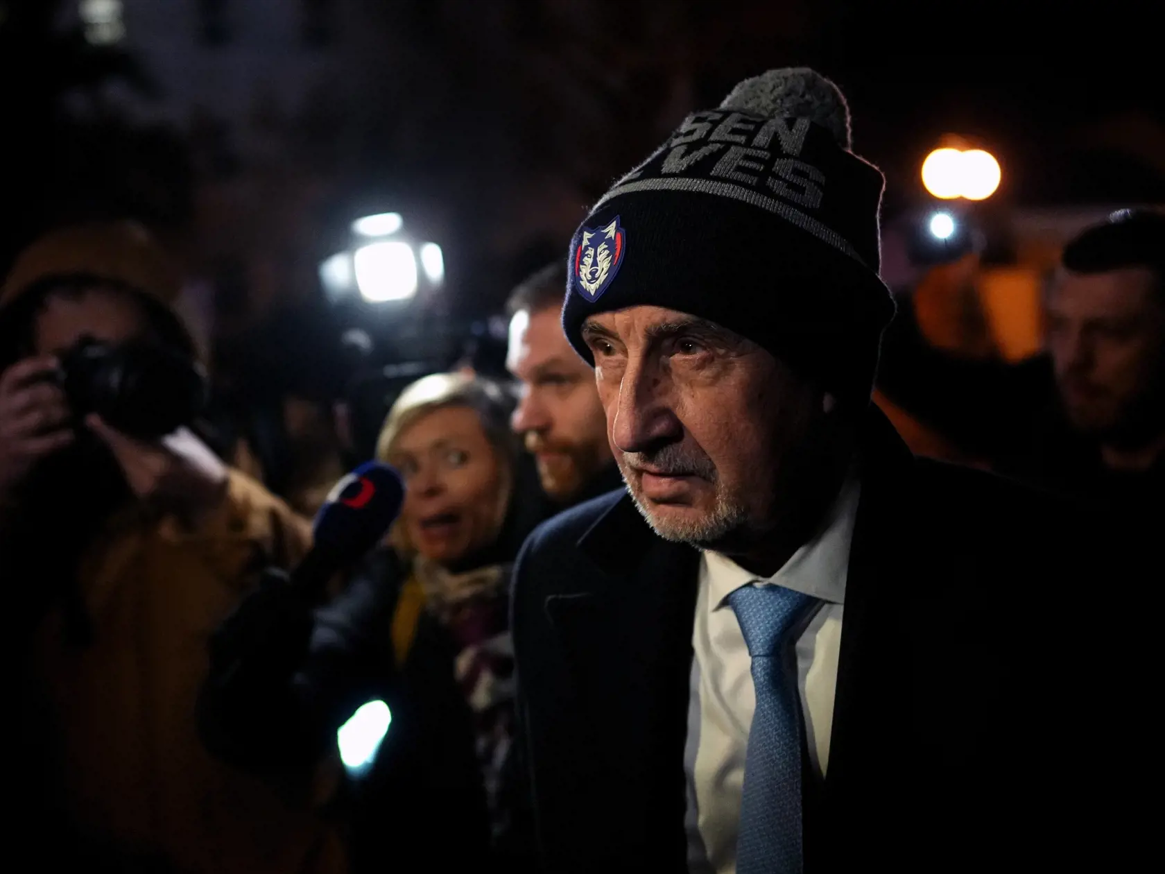 WA 40 Benešov - Český prezidentský kandidát a bývalý český expremiér Andrej Babiš prichádza na debatu do Benešova vo štvrtok 19. januára 2023. Druhé kolo českých prezidentských volieb, v ktorom sa proti sebe postavia Petr Pavel a Andrej Babiš, sa uskutoční 27. a 28. januára. FOTO TASR/AP 

Presidential candidate and former Czech Republic's prime minister Andrej Babis arrives for a debate with supporters in Benesov, Czech Republic, Thursday, Jan. 19, 2023. Czech Republic holds second round of pre