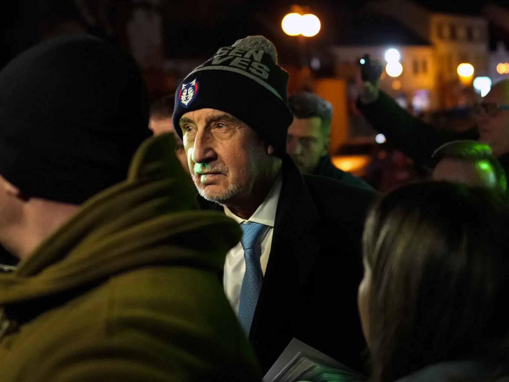 WA 37 Benešov - Český prezidentský kandidát a bývalý český expremiér Andrej Babiš prichádza na debatu do Benešova vo štvrtok 19. januára 2023. Druhé kolo českých prezidentských volieb, v ktorom sa proti sebe postavia Petr Pavel a Andrej Babiš, sa uskutoční 27. a 28. januára. FOTO TASR/AP 

Presidential candidate and former Czech Republic's prime minister Andrej Babis arrives for a debate with supporters in Benesov, Czech Republic, Thursday, Jan. 19, 2023. Czech Republic holds second round of pre