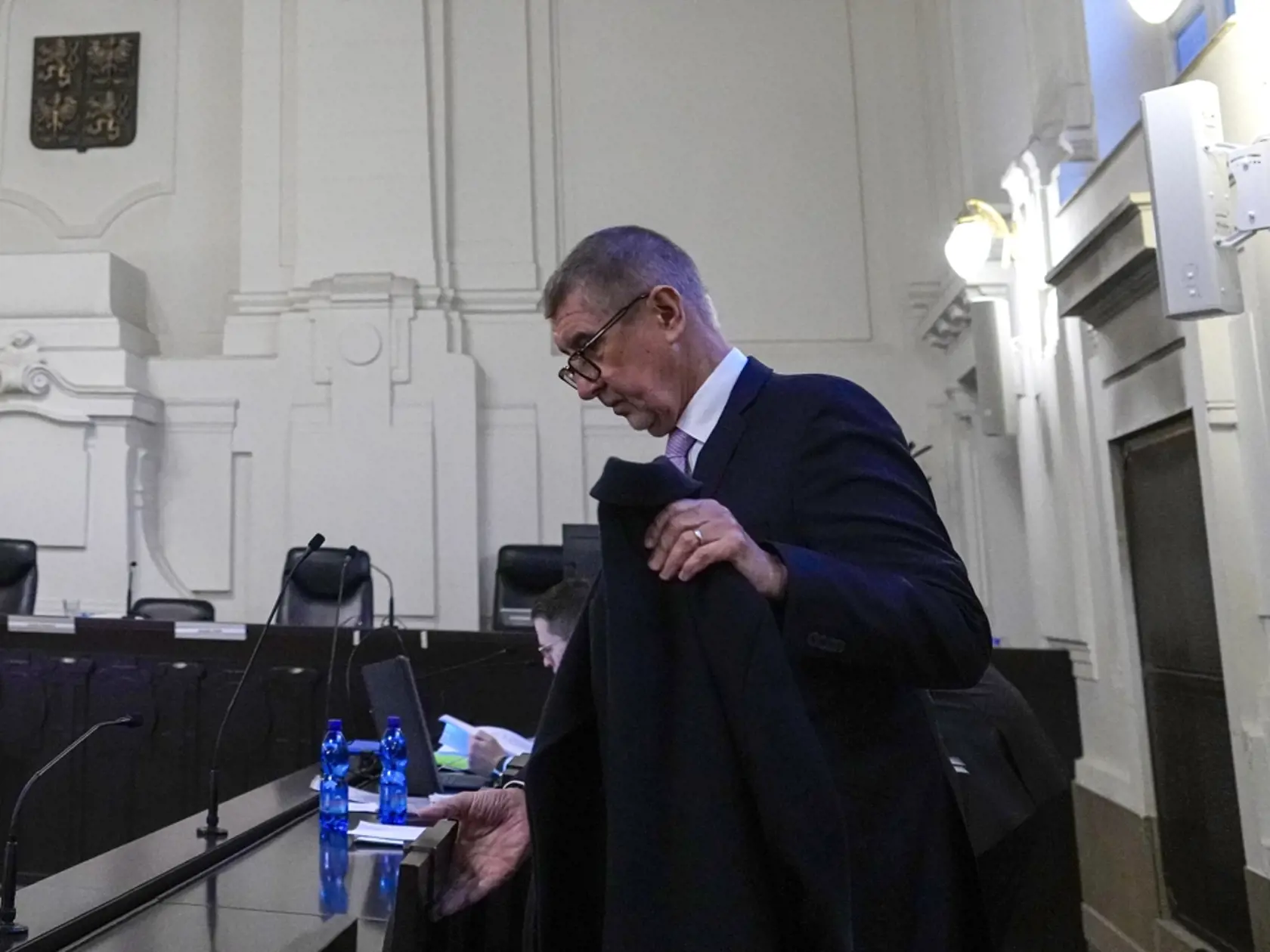 KK24 Praha - Bývalý český premiér a prezidentský kandidát Andrej Babiš prichádza na súd 4. januára 2023 v Prahe. V stredu pokračuje súdne konanie s českým expremiérom a predsedom hnutia ANO Andrejom Babišom v dotačnej kauze Čapí hnízdo. Vypovedať by mali znalci, ktorí pre obhajobu vypracovali posudky a následne aj obaja obžalovaní. FOTO TASR/AP
Former Czech Republic's Prime Minister and Presidential candidate Andrej Babis arrives for a trial at the municipal court in Prague, Czech Republic, Wedn