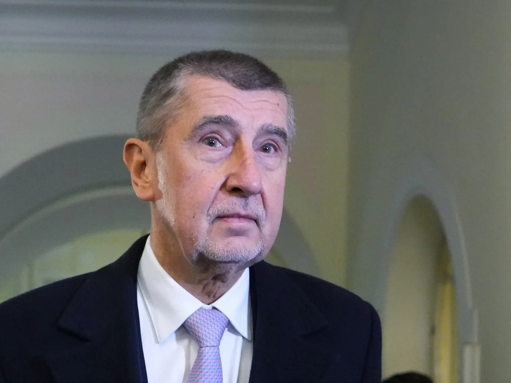 WA 22 Praha - Bývalý český premiér a prezidentský kandidát Andrej Babiš prichádza na súd v Prahe v stredu 4. januára 2023. V stredu pokračovalo  súdne konanie s českým expremiérom a predsedom hnutia ANO Andrejom Babišom v dotačnej kauze Čapí hnízdo. FOTO TASR/AP

Former Czech Republic's Prime Minister and Presidential candidate Andrej Babis arrives for a trial at the municipal court in Prague, Czech Republic, Wednesday, Jan. 4, 2023. Andrej Babis went on trial on Wednesday in a $2 million fraud 