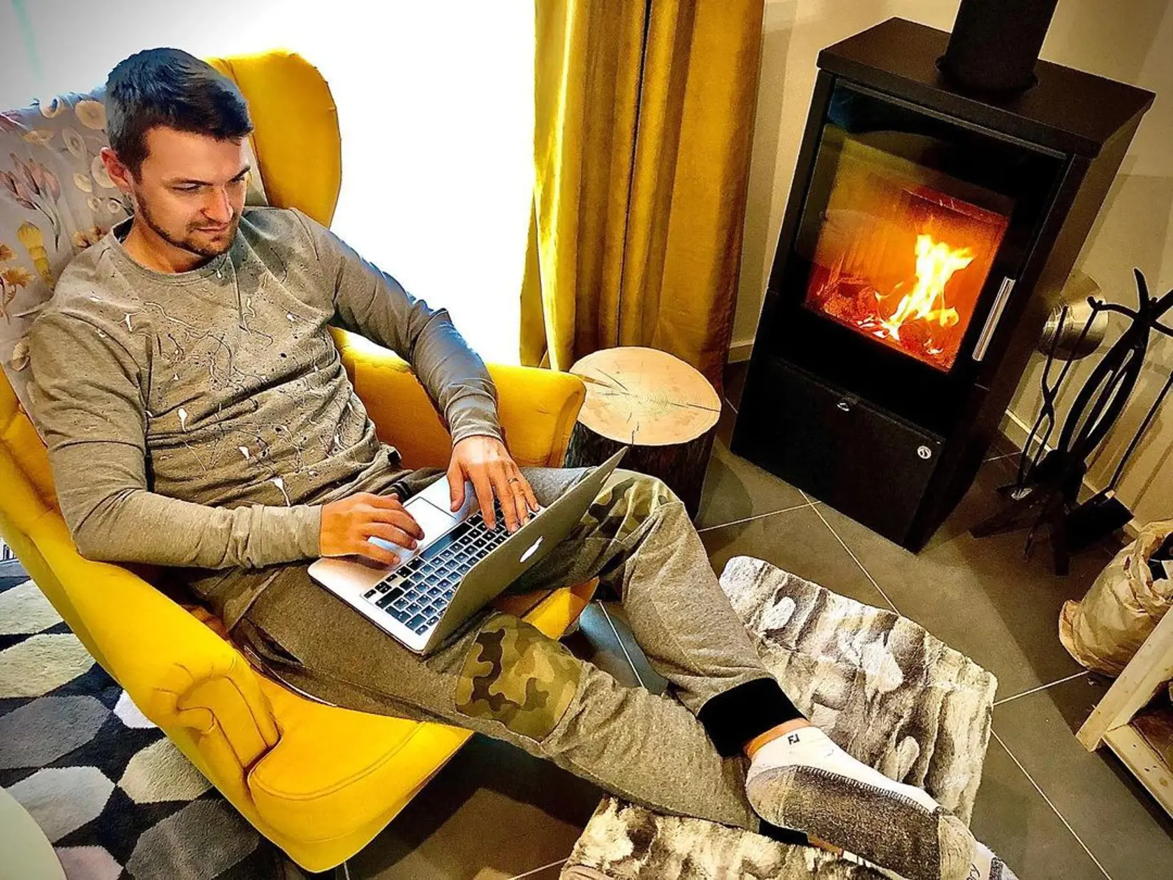 Viktor Vincze u nich doma.