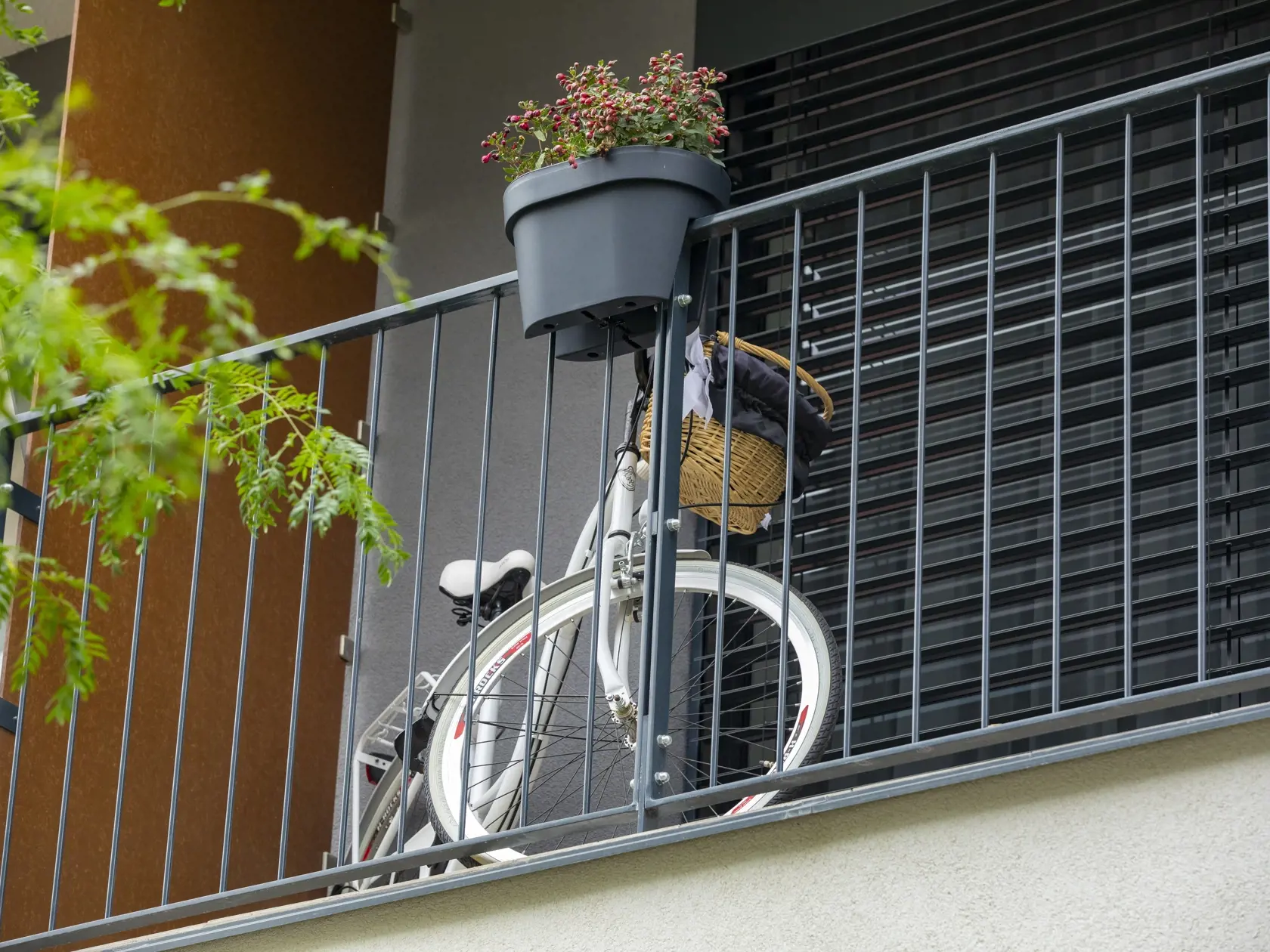 Bytový komplex Slnečnice.
Skladovanie bicyklov na balkóne