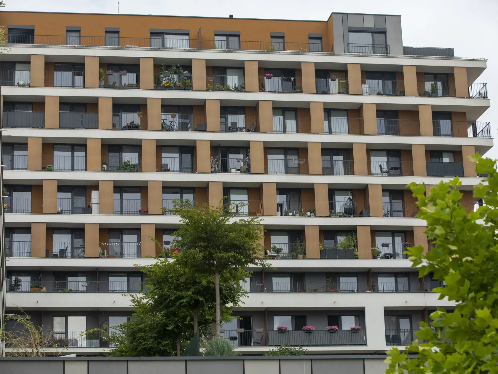 Bytový komplex Slnečnice.
Skladovanie bicyklov na balkóne