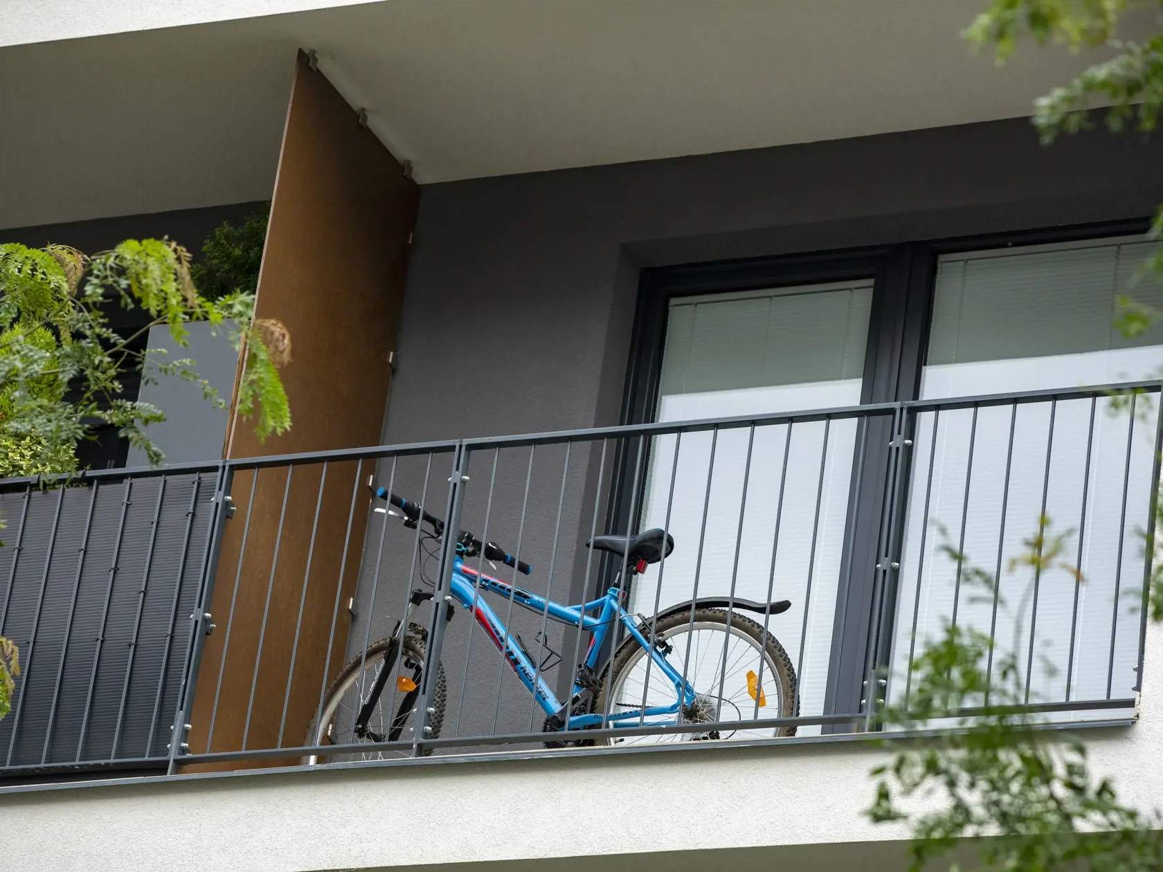 Bytový komplex Slnečnice.
Skladovanie bicyklov na balkóne