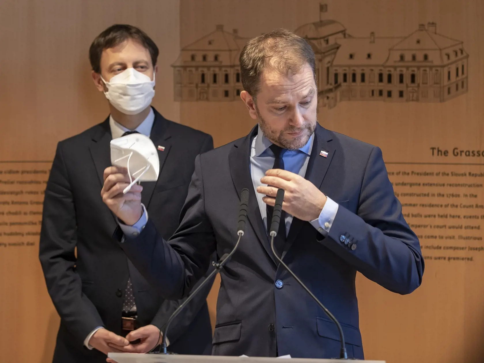 Minister financií Igor Matovič a premiér Eduard Heger