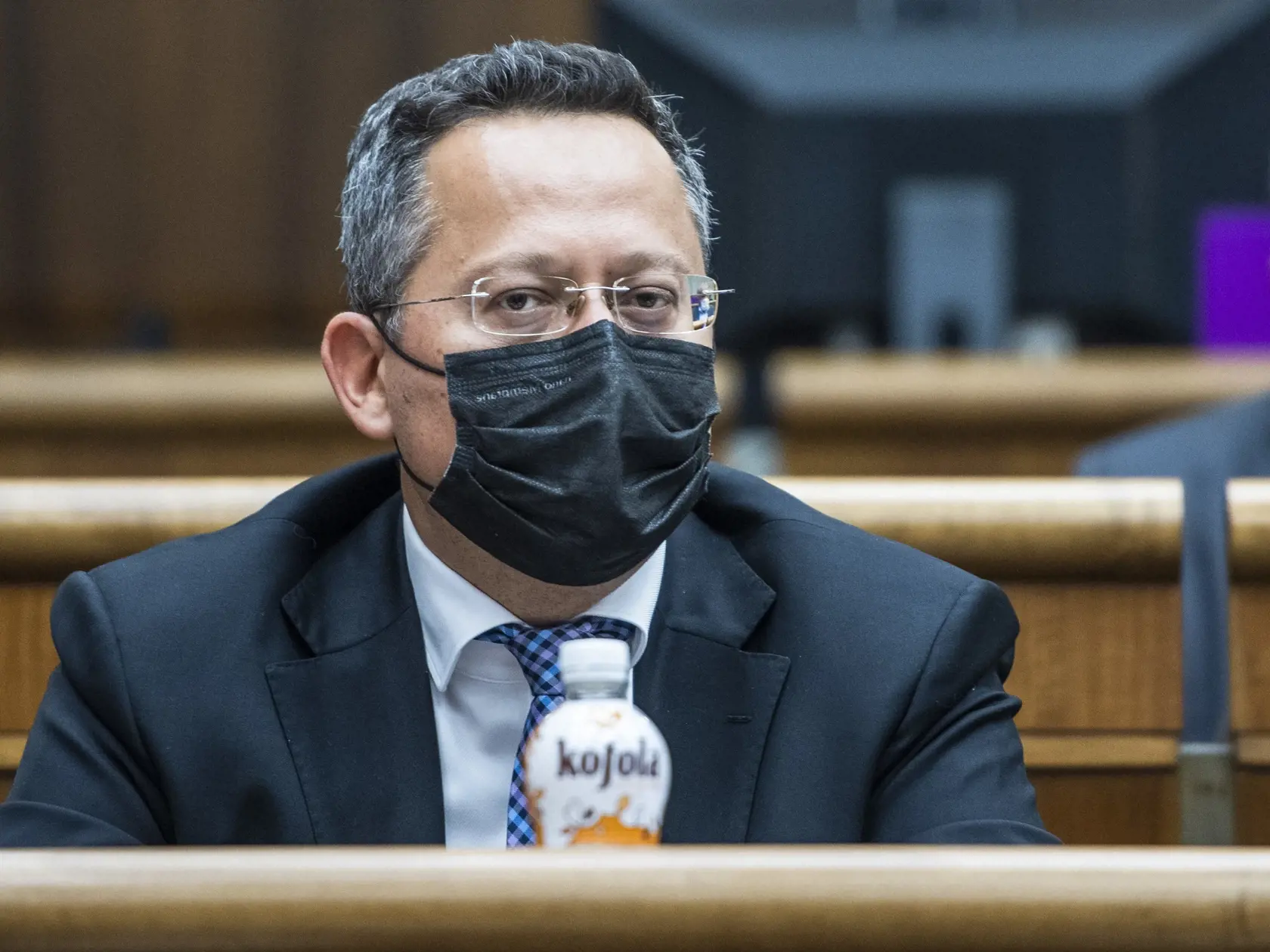 Ku kondolenciám sa pridal aj poslanec NR SR Ladislav Kamenický (Smer-SD).