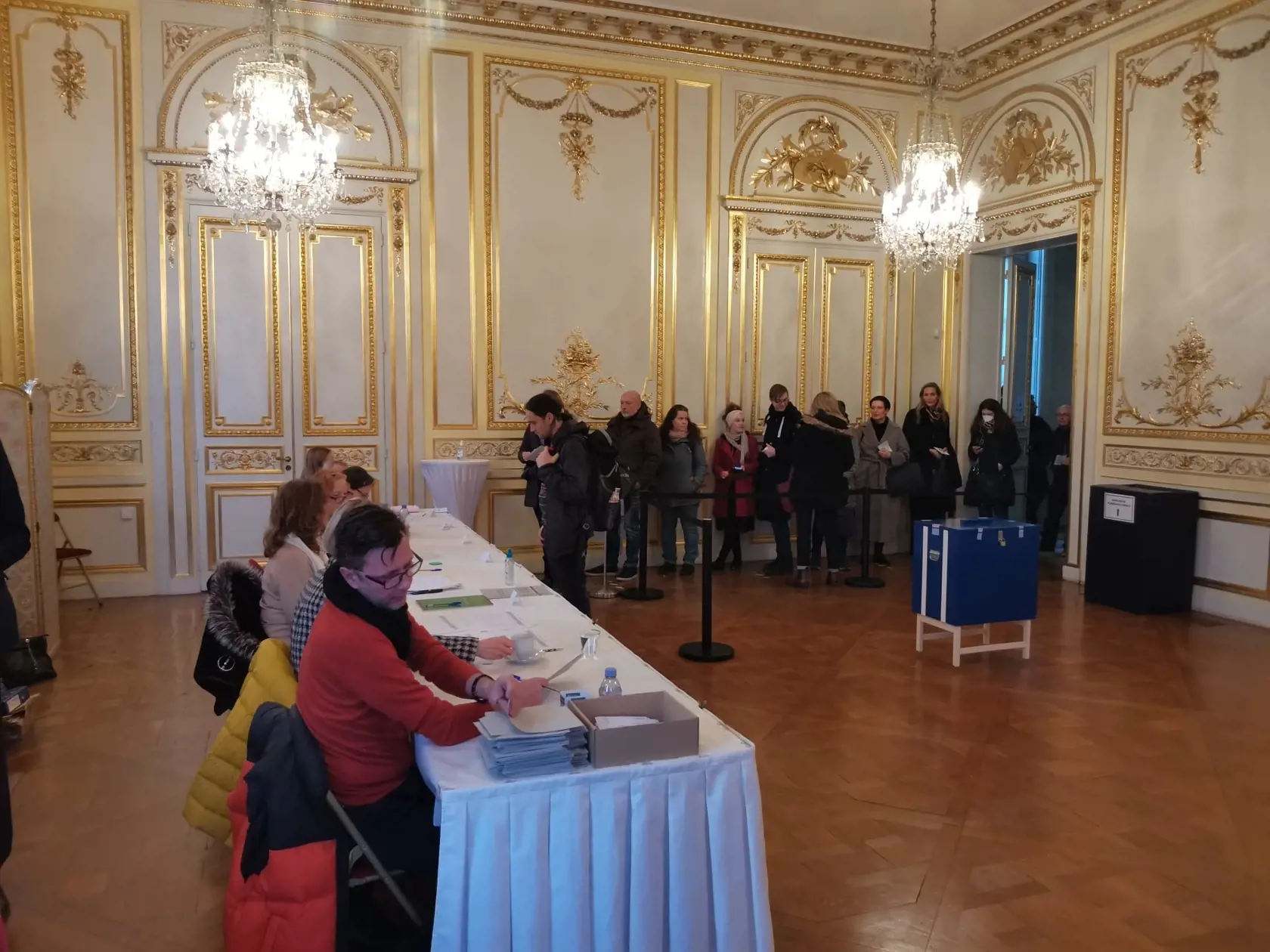 Záujem o voľby je v Paríži obrovský.