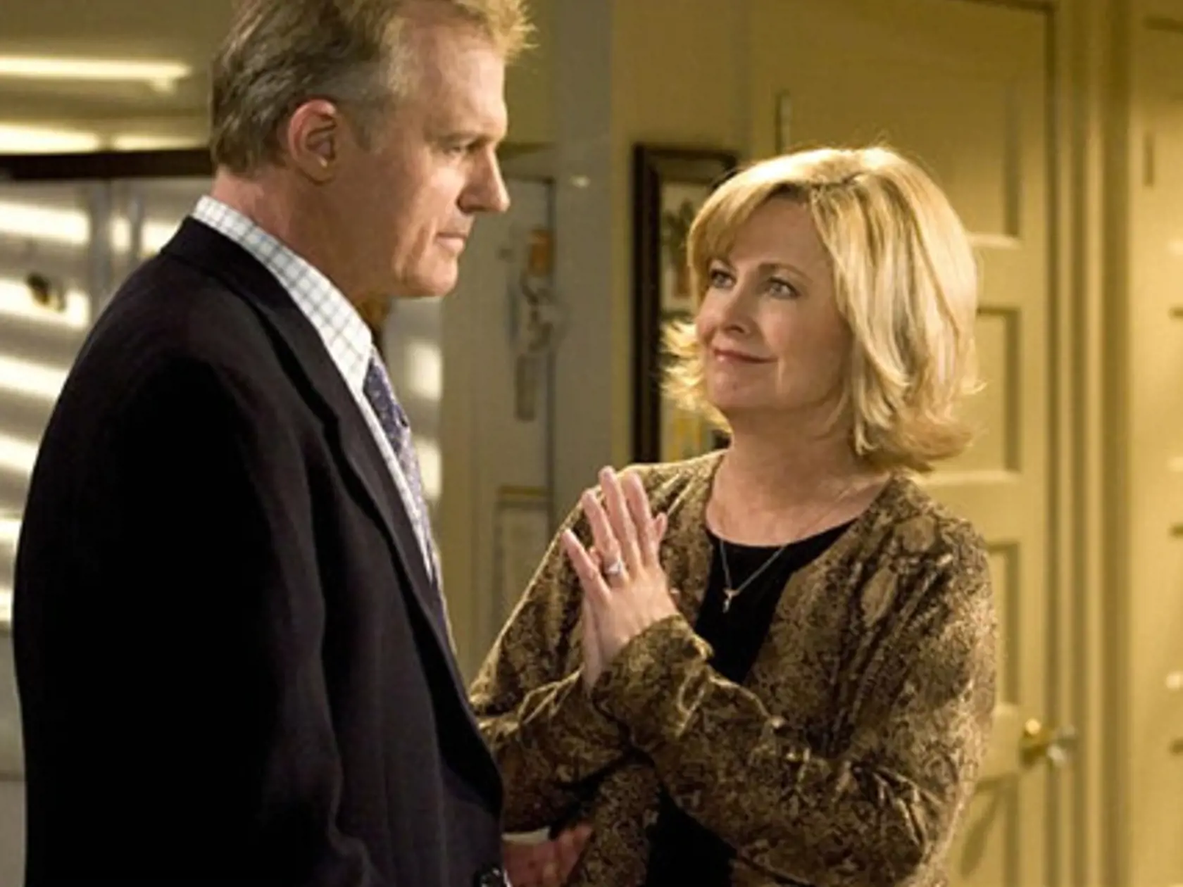 Catherine Hicks ako Annie Camden.
