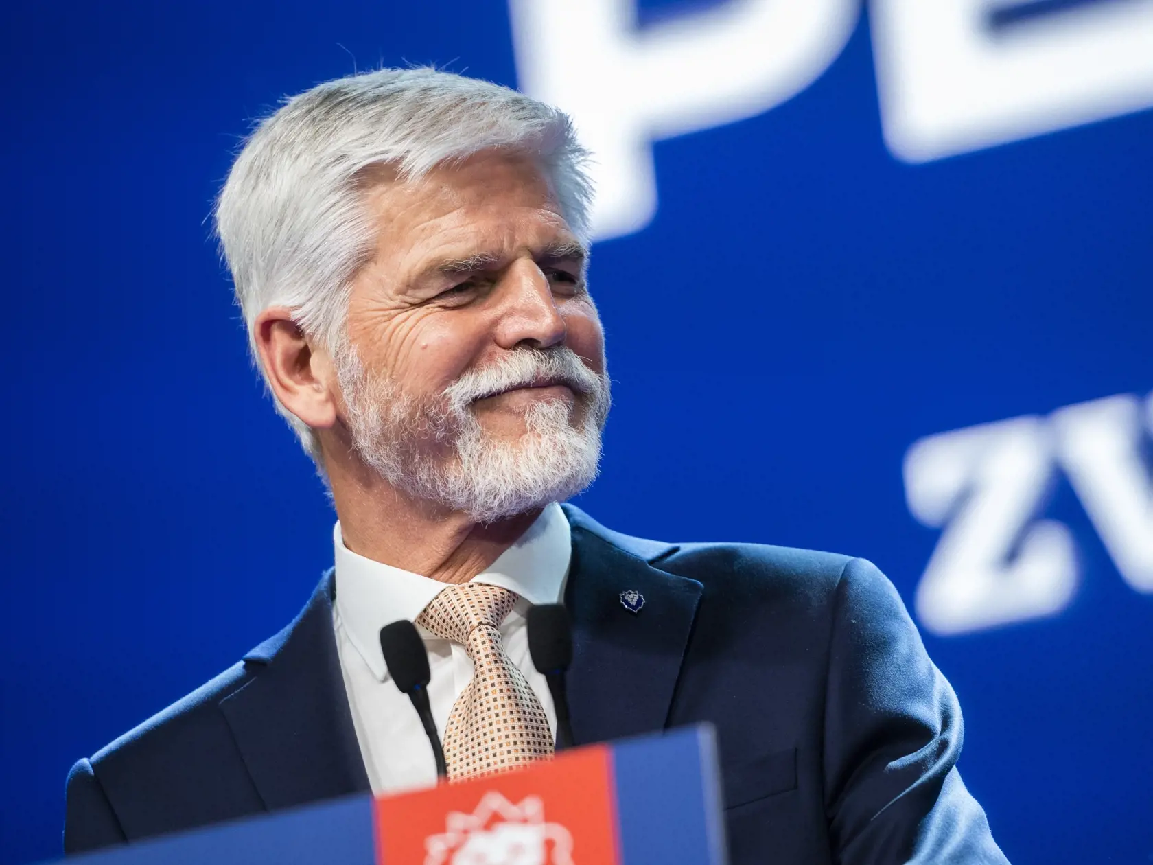 Na snímke kandidát na českého prezidenta, bývalý náčelník generálneho štábu Petr Pavel počas tlačovej konferencie po ohlásení predbežných neoficiálnych výsledkov 2. kola českých prezidentských volieb vo svojom volebnom štábe v Prahe 28. januára 2023. FOTO TASR - Jaroslav Novák