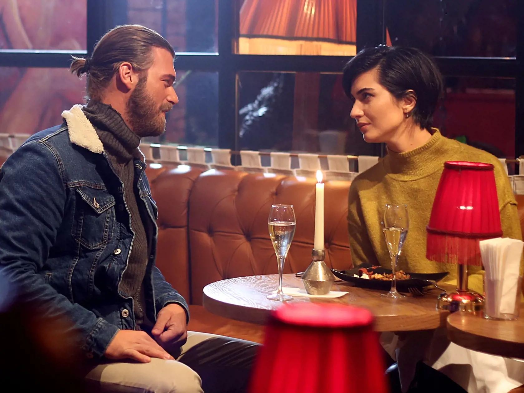 Turecká telenovela Statočný a krásna