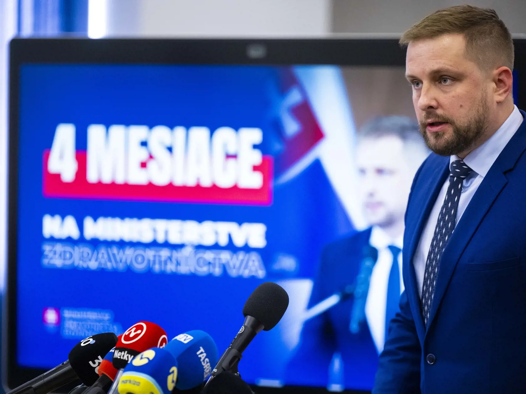 Na snímke minister zdravotníctva SR Kamil Šaško (HLAS-SD) počas tlačovej konferencie k zhodnoteniu štyroch mesiacov vo funkcii a hospodáreniu VšZP 11. februára 2025 v Bratislave. FOTO TASR – Jakub Kotian