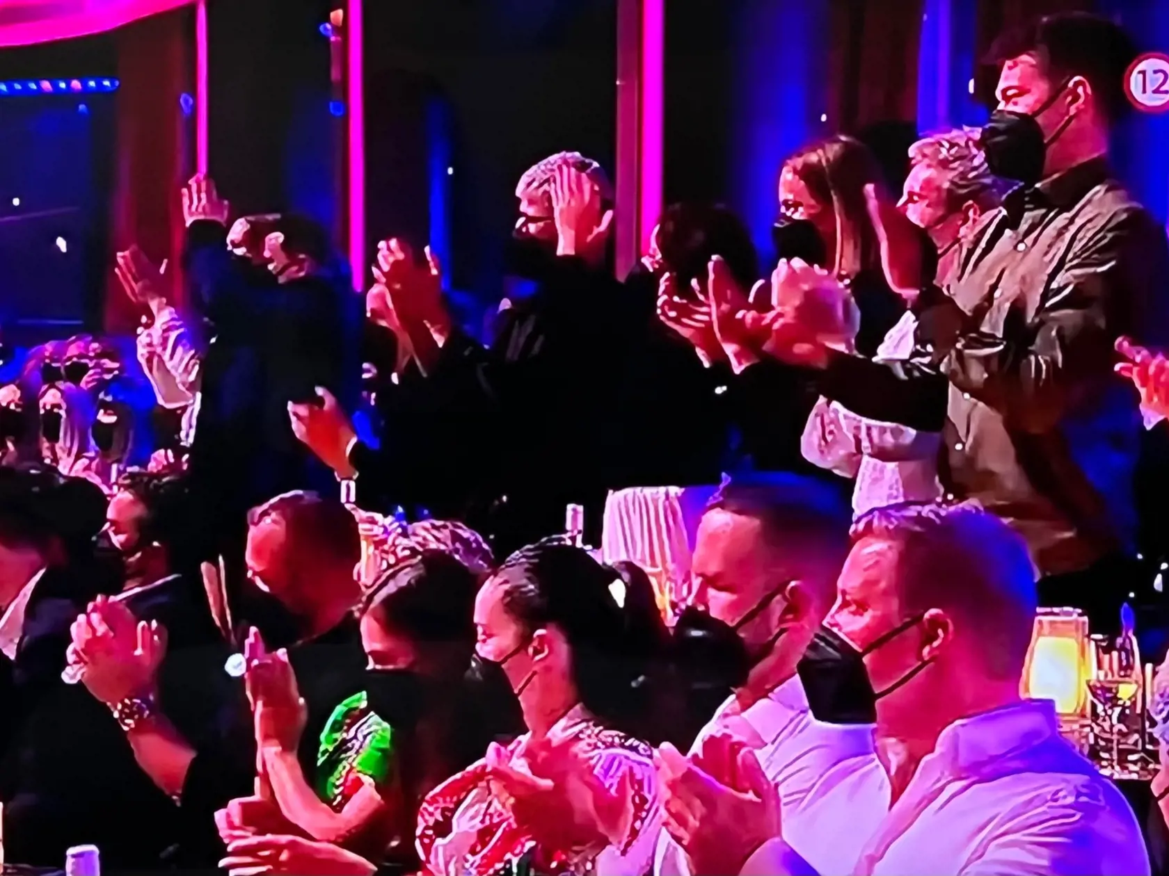V hľadisku ju opäť podporoval frajer Explo.