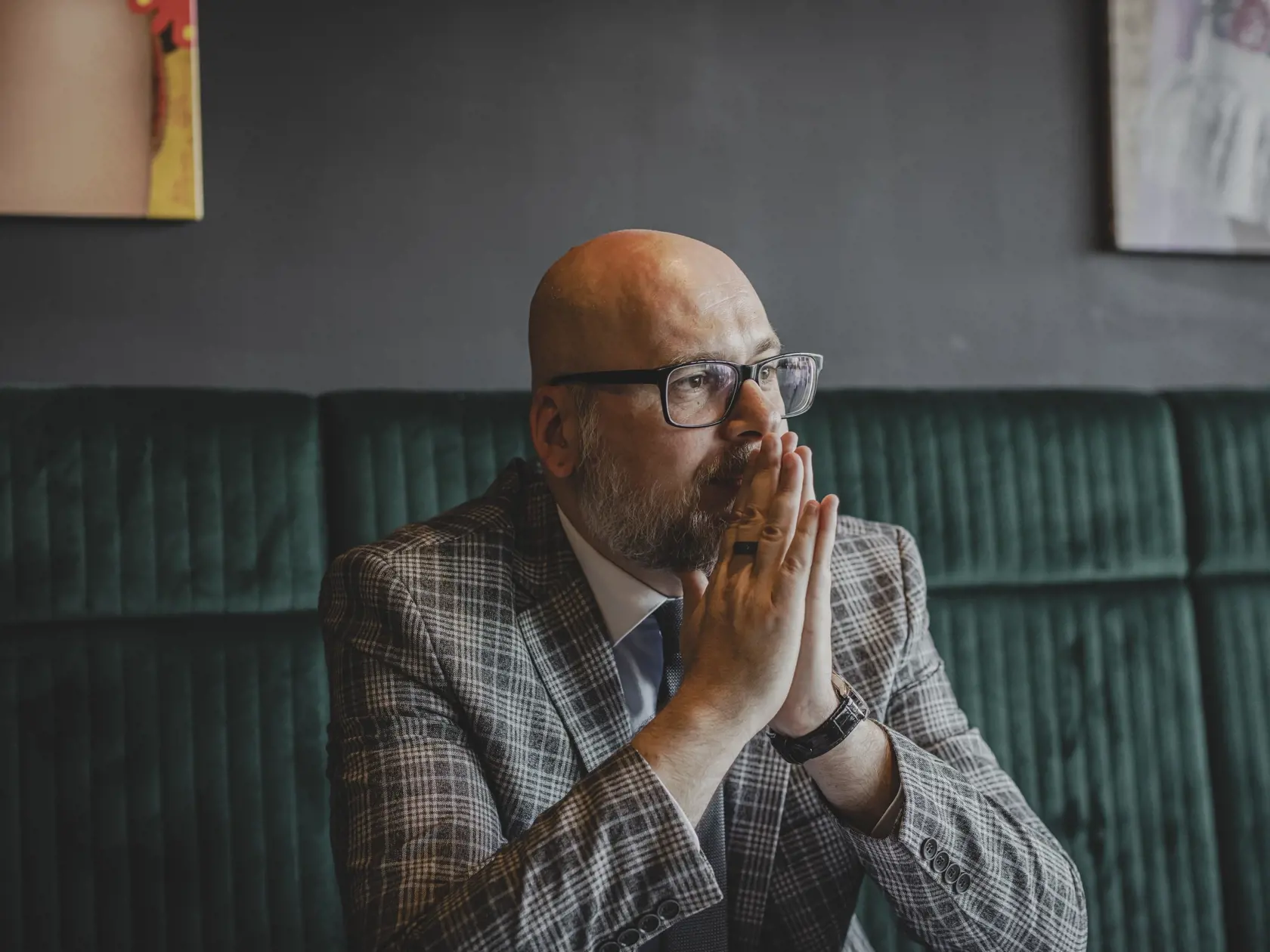 Michal Kaliňák, ústredný riaditeľ kancelárie Združenia miest a obcí Slovenska upozorňuje, že čoskoro samospráva pristúpi aj k zvýšeniu poplatkom za materské školy či školské kluby.