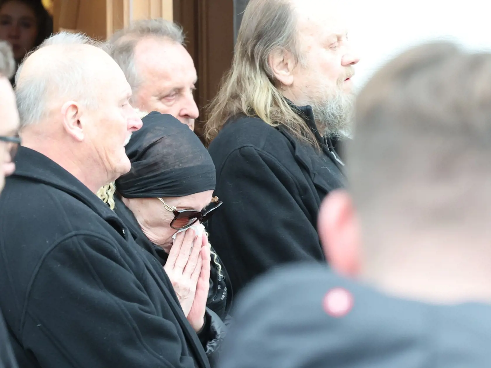 Zdrvená mama Heleny Zeťovej Alena po pohrebe milovanje dcéry, ktorá zomrela po páde z okna rodinného domu štyri dni pred Vianocami.