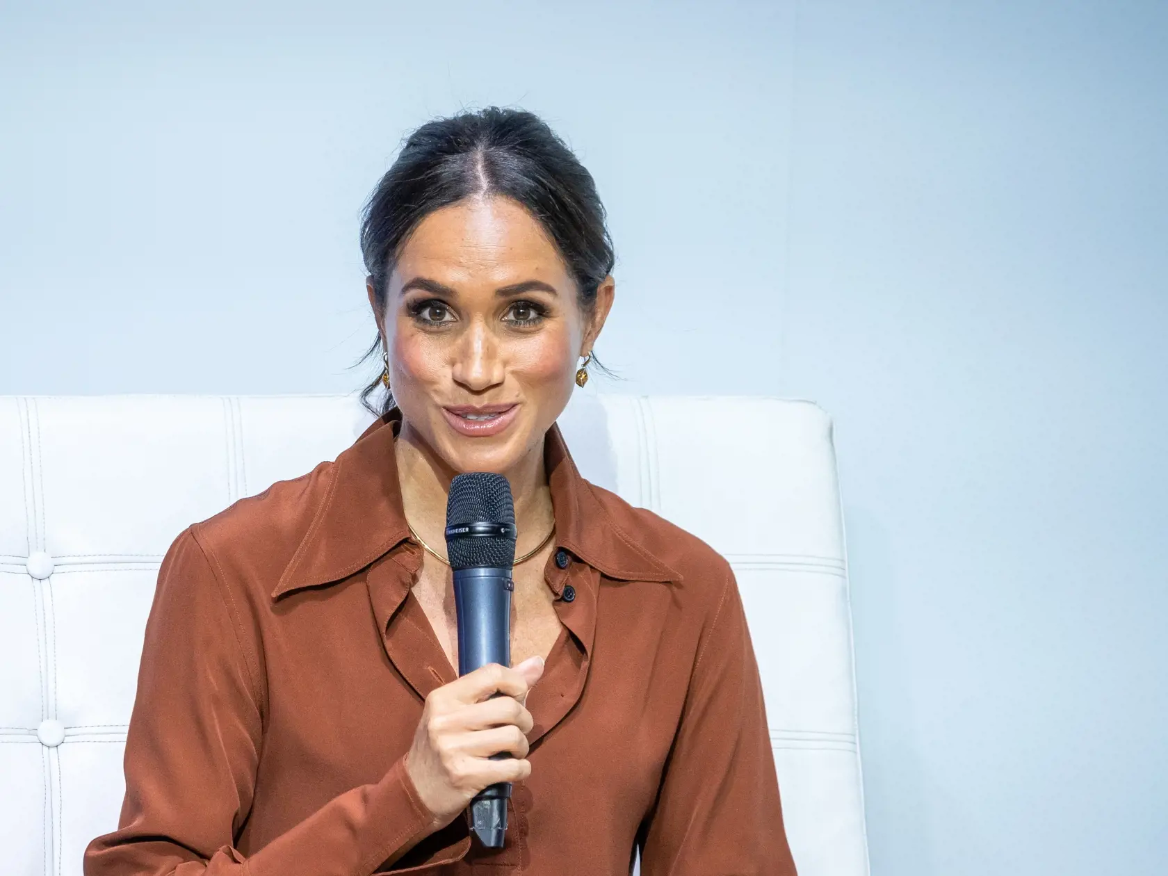 Vojvodkyňa Meghan v outfite z dielne Victorie Beckham