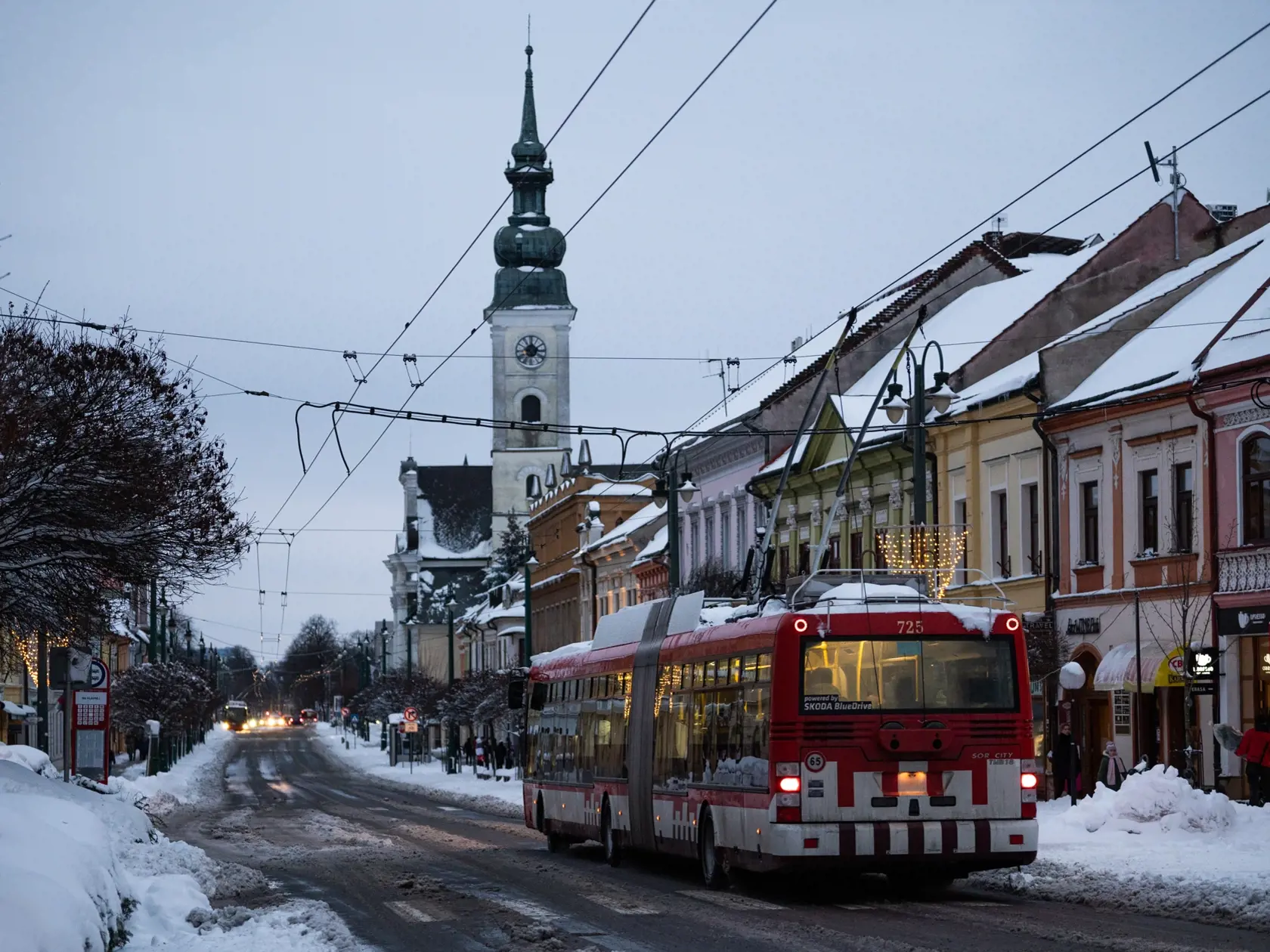 Prešov
daň za byt – 0,638 eura za 1 m2
za byt s rozlohou 60m2: 38,28 eura za rok
daň za psa: 40 eur ročne
poplatok za odpad: 49,28 eura ročne