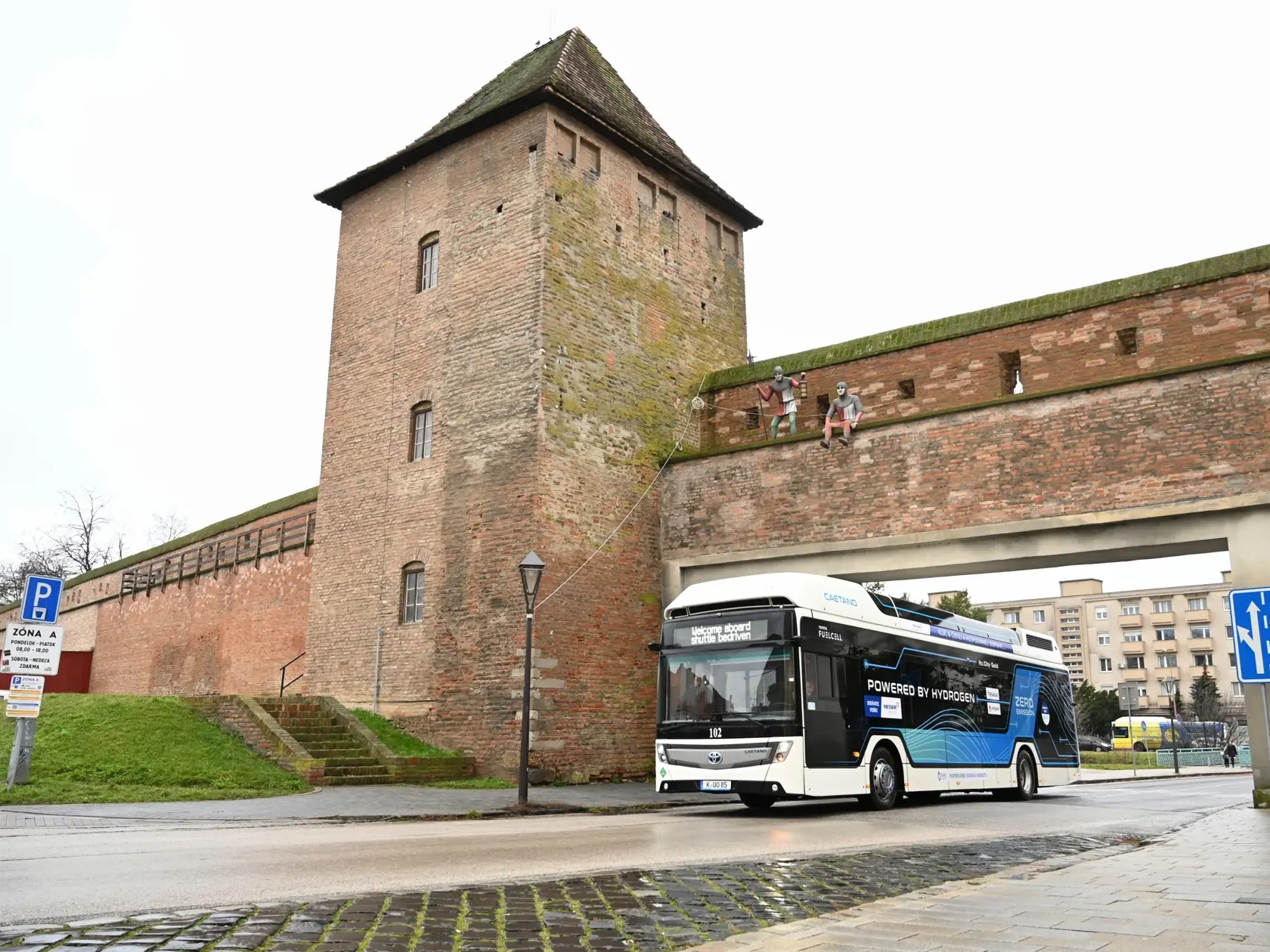Trnava
daň za byt – 1,0 za 1 m2
za byt s rozlohou 60m2: 60 eur za rok
daň za psa: v byte 35, v rodinnom dome 10 eur
poplatok za odpad: 32,85 eura za rok
