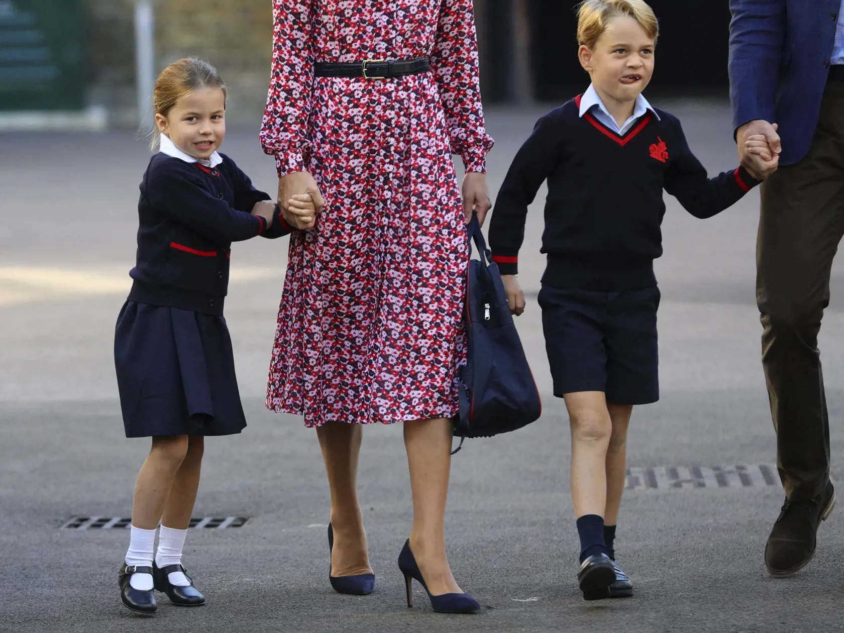 Princezná Charlotte a jej brat, ktorý bude po novom aj jej spolužiakom, princ George.
