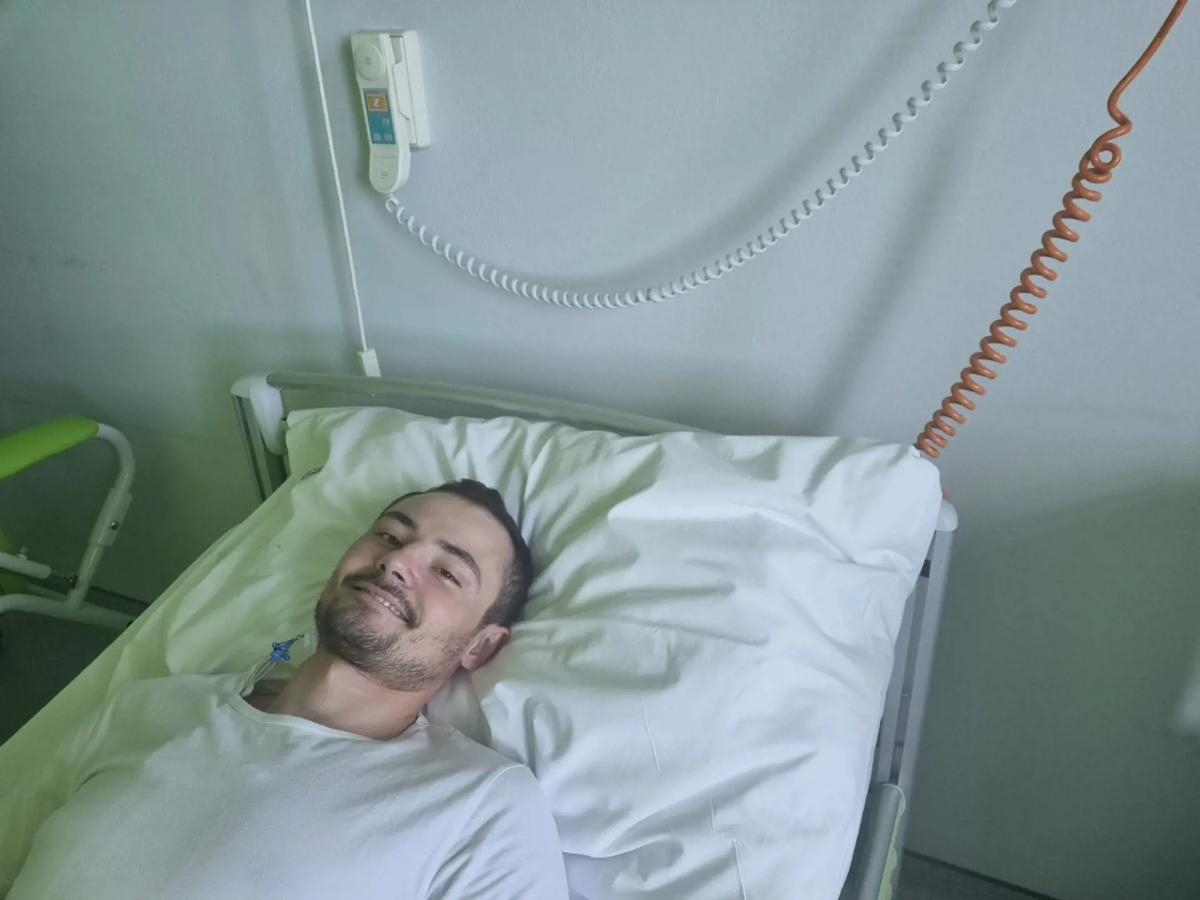 Operácia trvala štyri hodiny. Lekári Samovi náhradili aortovú chlopňu.