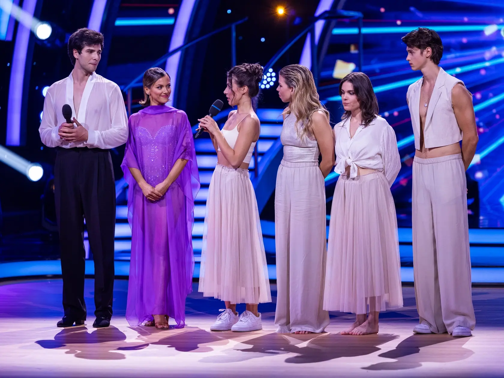 Na snímke  Kristián Baran a Dominika Rošková, Paula Lopatovská, Kristína Sisková, Adriána Brnčalová, Kristián Macháček počas štvrtého  kola Let's dance 2025.
