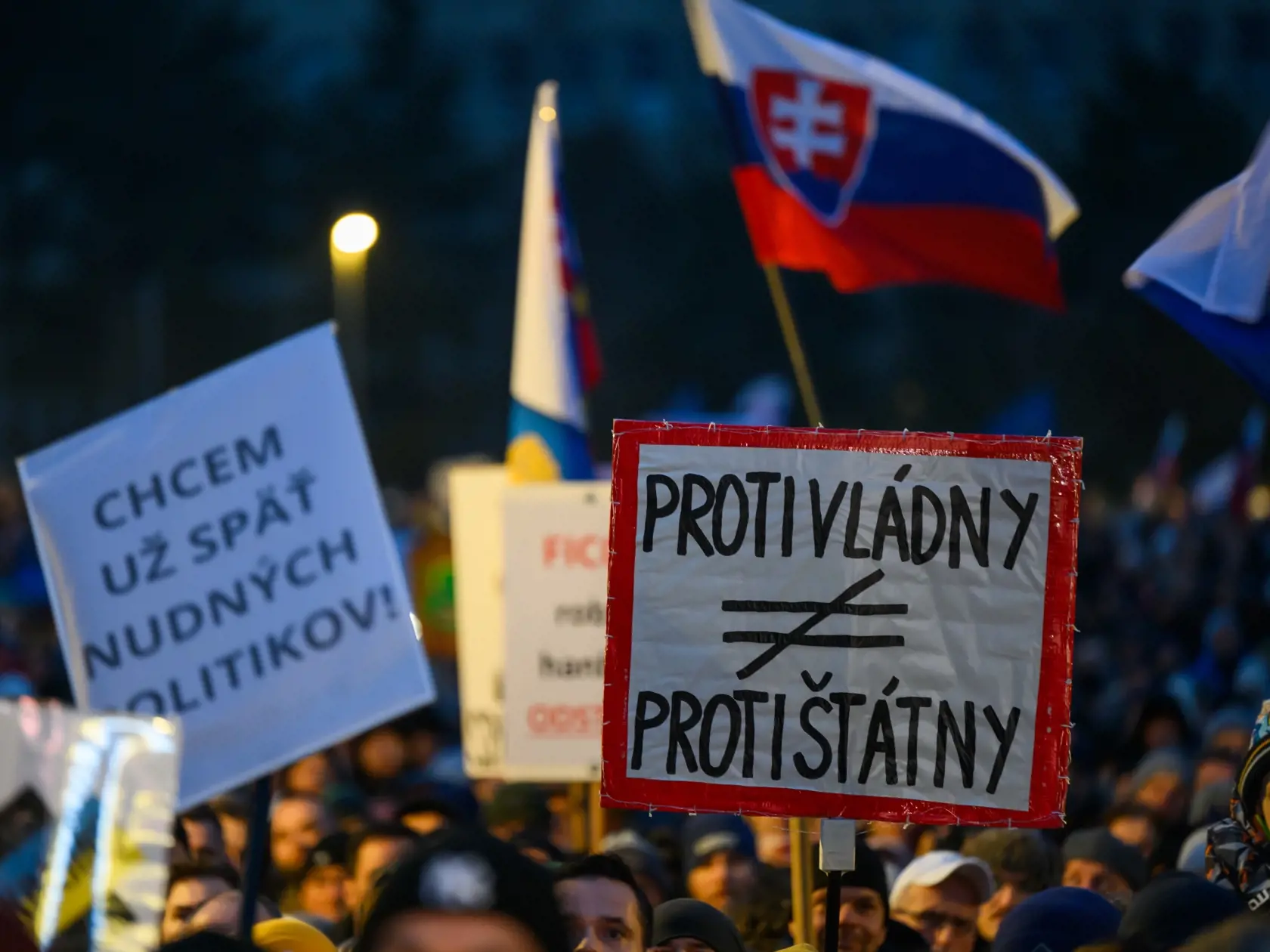 Na snímke protivládne zhromaždenie Slovensko je Európa na Námestí Slobody v Bratislave 7. februára 2025. FOTO TASR - Jaroslav Novák