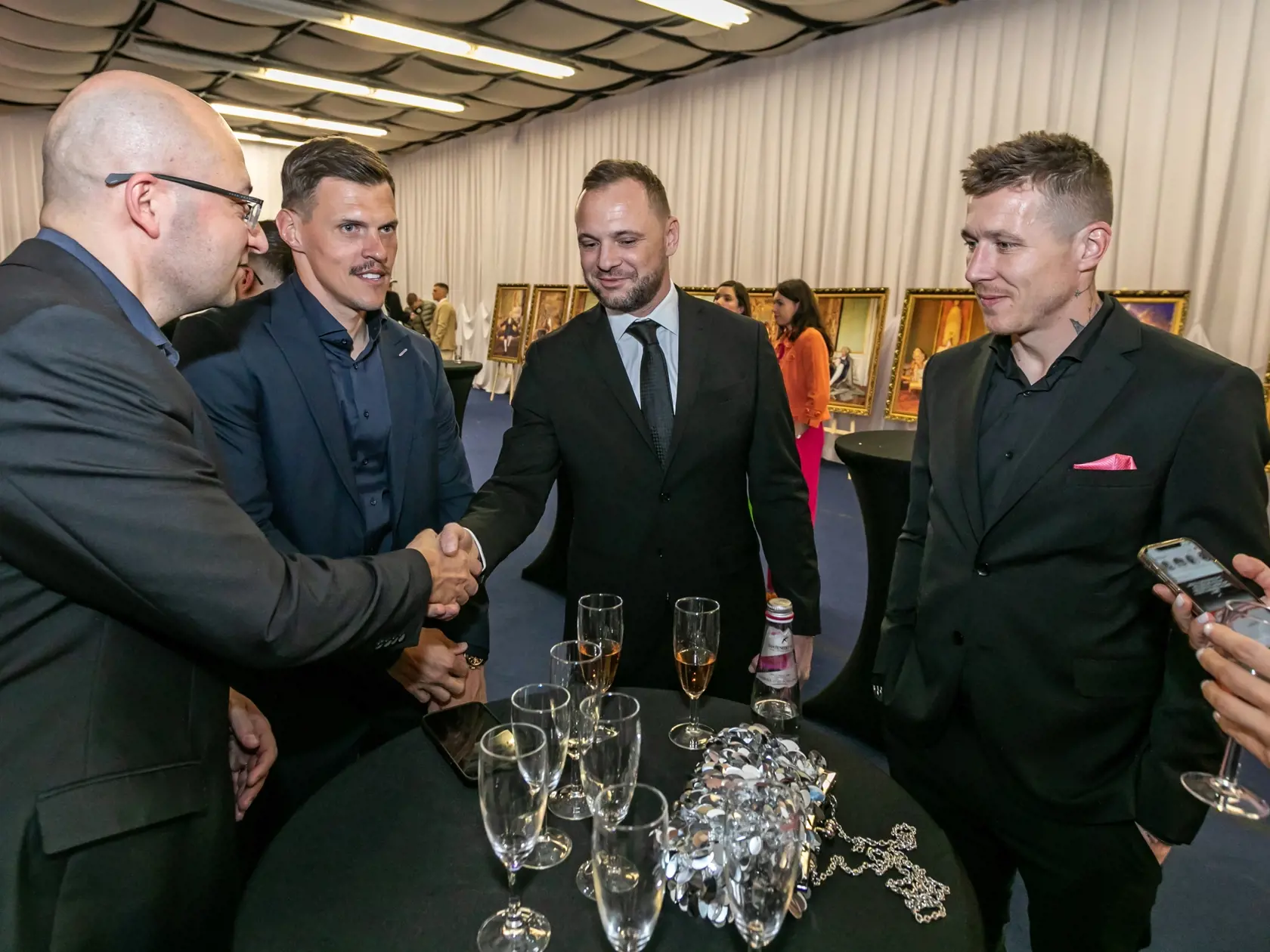 Prvé kolo Lets Dance 2024. Na snímke Martin Škrtel, Marián Gáborík a Juraj Kucka. 