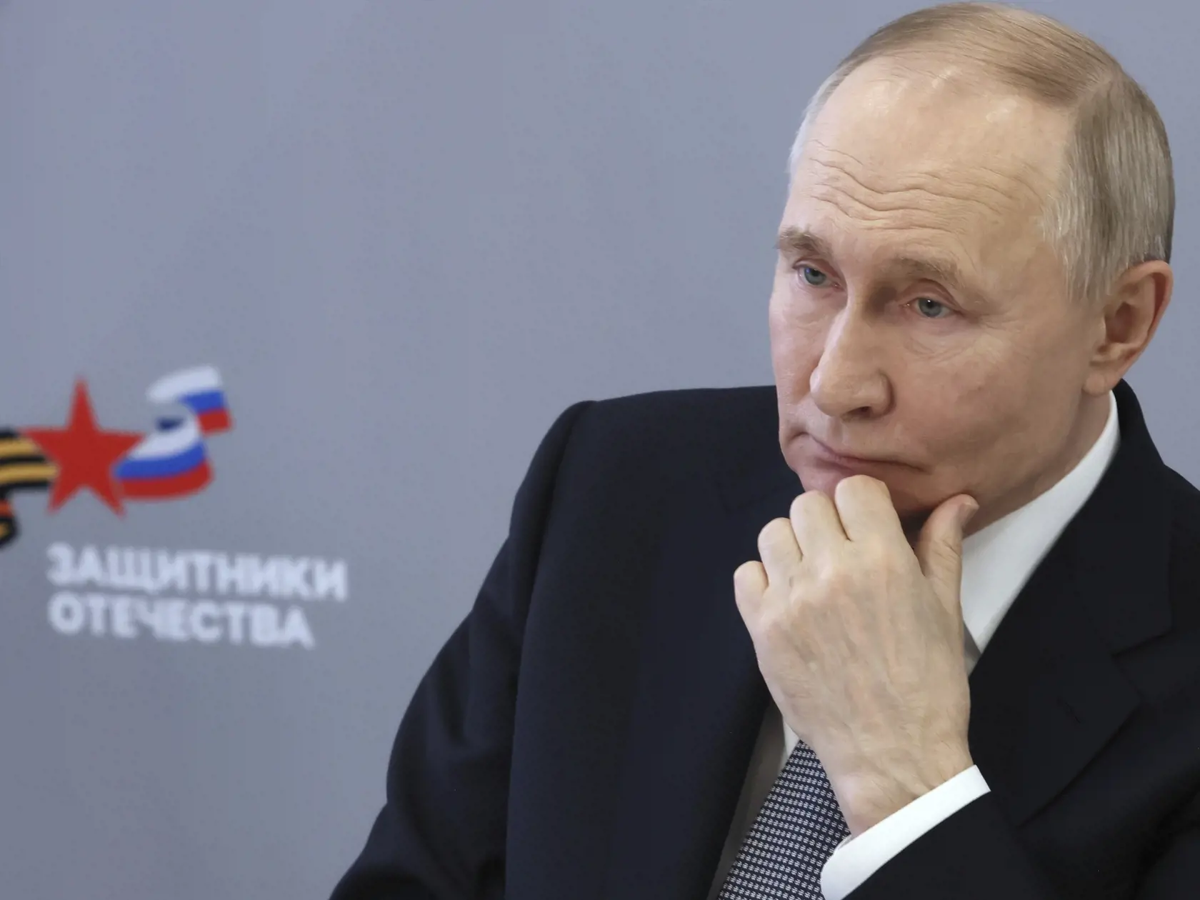 "Európska únia, posadnutá myšlienkou spôsobiť našej krajine strategickú porážku, naďalej zvyšuje jednostranné, z hľadiska medzinárodného práva nelegitímne a reštriktívne opatrenia voči Rusku," uvádza sa vo vyhlásení ministerstva podľa agentúry TASS.