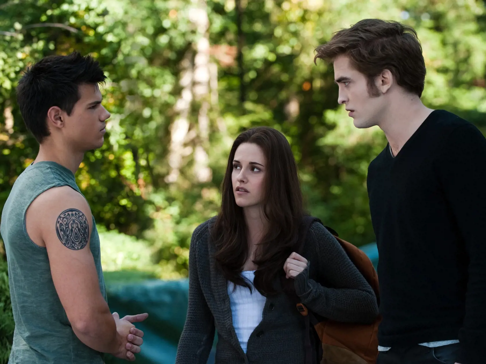 (L to R) TAYLOR LAUTNER, KRISTEN STEWART and ROBERT PATTINSON star in THE TWILIGHT SAGA: ECLIPSE.

