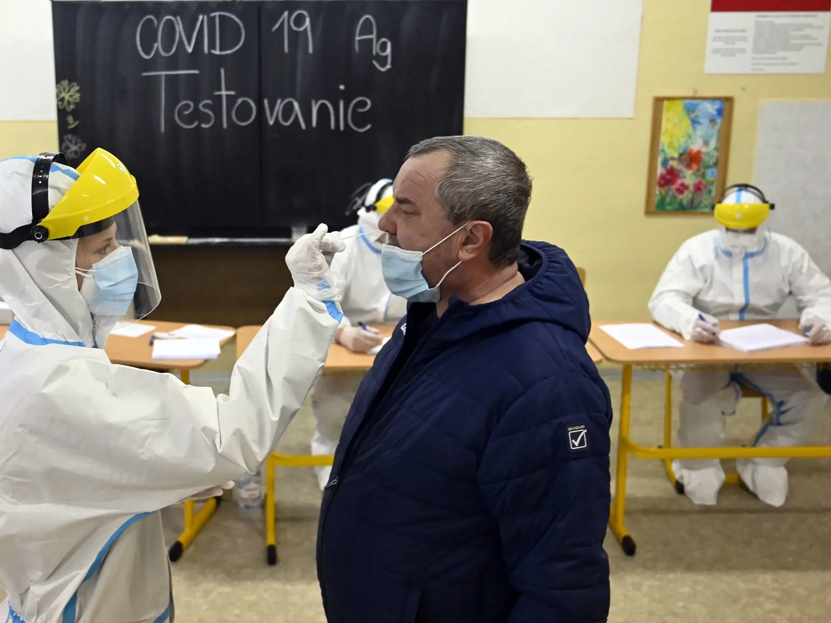 Ak niekomu vyšiel pozitívny antigénový test, musel ísť hneď do karantény.