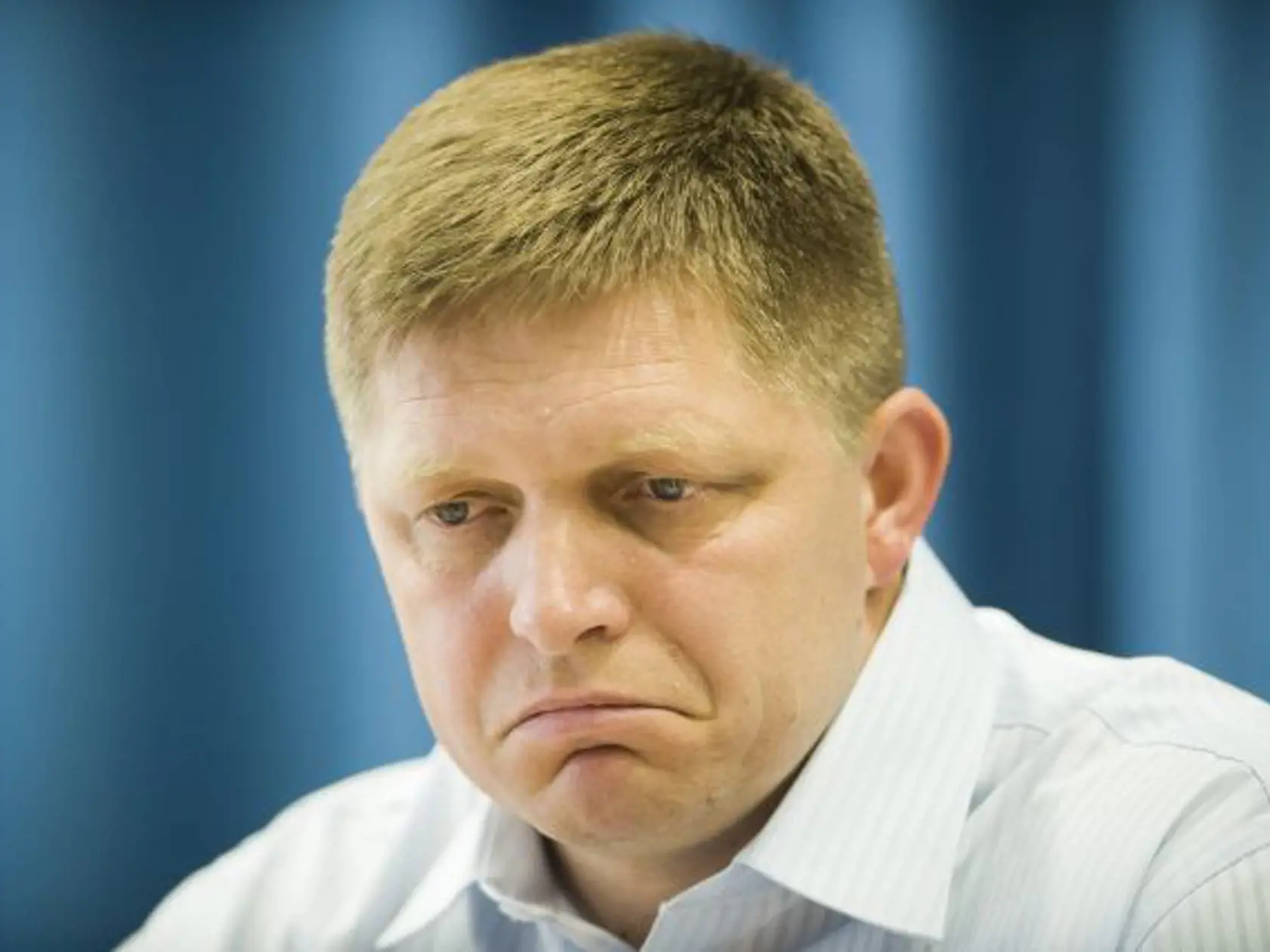 Predseda vlády SR a predseda strany SMER-SD Robert Fico na mimoriadnej  tlaèovej konferencii 11.júna 2010 v Bratislave.Témou konferencie boli vážne podozrenia, že volebná kampaò nie je demokratická a že demokratické nebudú ani vo¾by. FOTO TASR - Tomáš Halász *** Local Caption *** politické strany