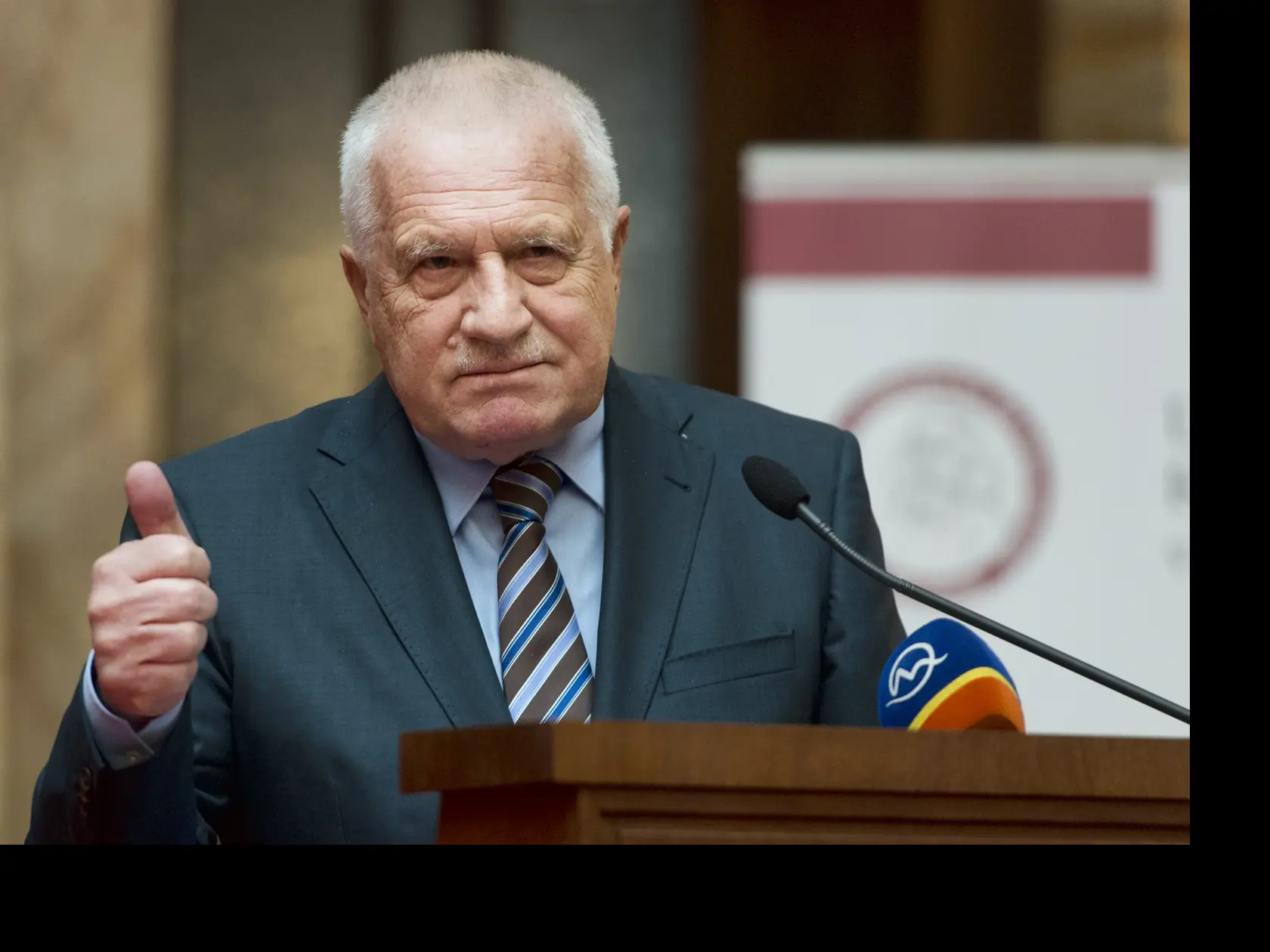 Na snímke bývalý prezident Českej republiky Václav Klaus podľa svojích slov rozumie colnej politike Donalda Trumpa.