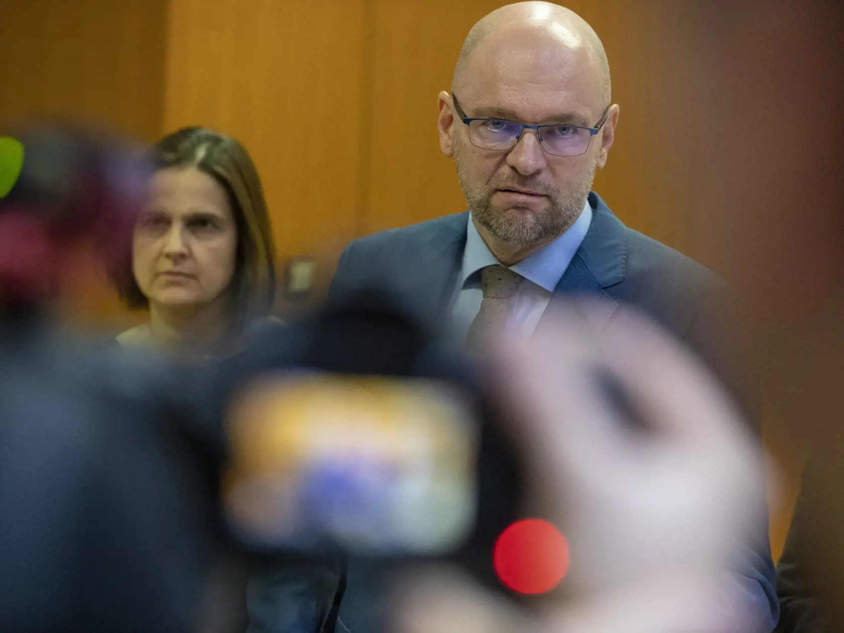 SaS si ctí dohody, tvrdí líder bývalej koaličnej strany Richard Sulík. Vedľa neho stojí bývalá ministerka spravodlivosti Mária Kolíková.