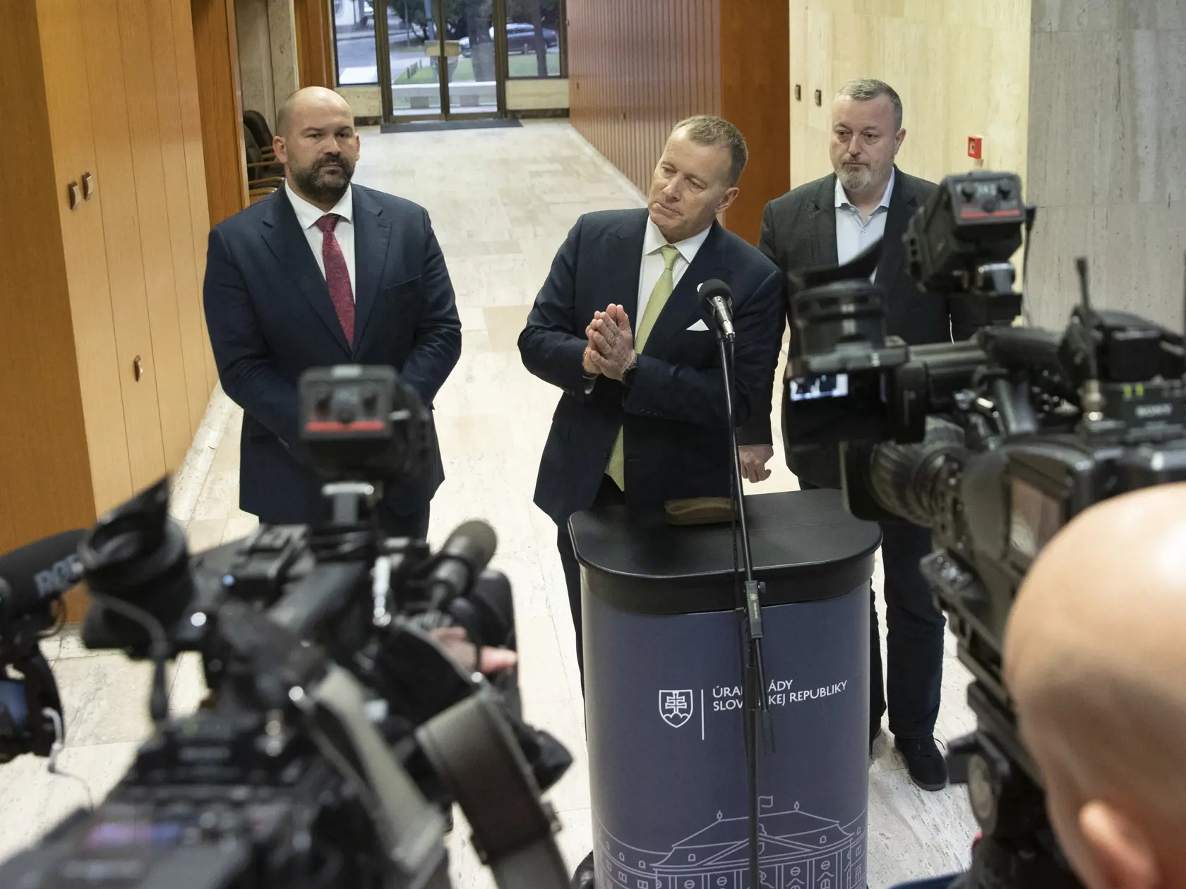 Sme rodina na rokovaniach o predčasných voľbách zastupoval Peter Pčolinský, Boris Kollár a Milan Krajniak.