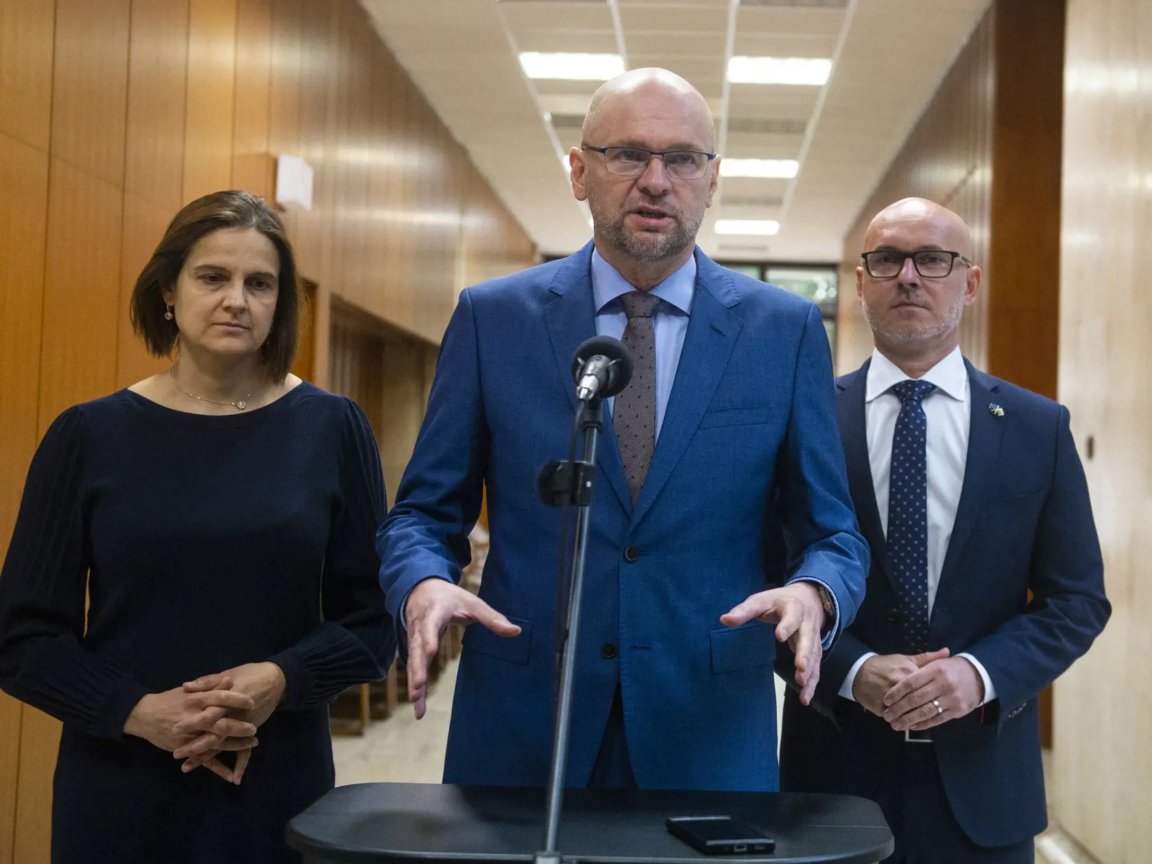 Za stranu SaS boli na vyjednávanich s Richardom Sulíkom aj bývalí ministri - Mária Kolíková a Branislav Gröhling. FOTO TASR - Jakub Kotian