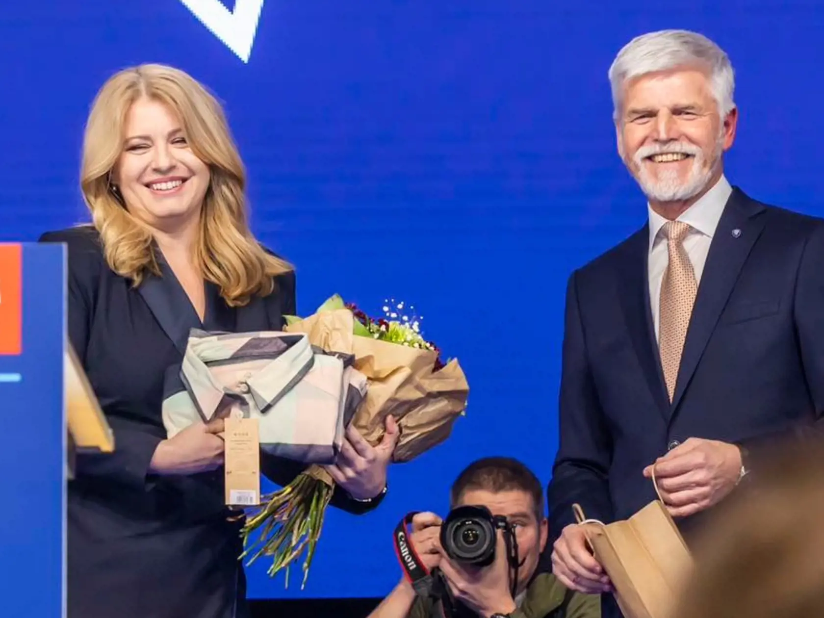 Zuzana Čaputová spolu s Petrom Pavelom a jeho manželkou Evou.