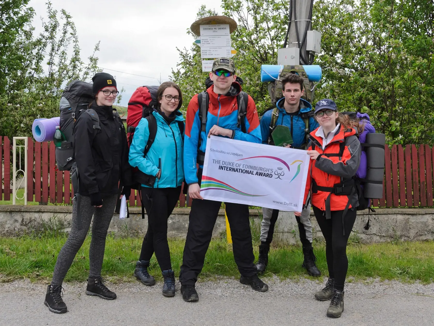 Klára absolvovala dve dobrodružné expedície, po prejdených 15 km a spánku v lese ju v májové ráno zobudila snehová prikrývka. Snehom sa brodila po hrebeňoch hôr desiatky kilometrov.