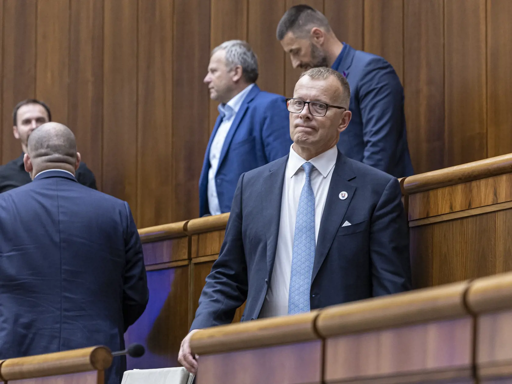 96. schôdza Národnej rady Slovenskej republiky, počas ktorej sa má hlasovať aj o odvolaní predsedu parlamentu Borisa Kollára z funkcie pre kauzu fyzického násilia, ktorého sa dopustil na svojej niekdajšej partnerke Barbore Richterovej. Na snímke je Boris Kollár.