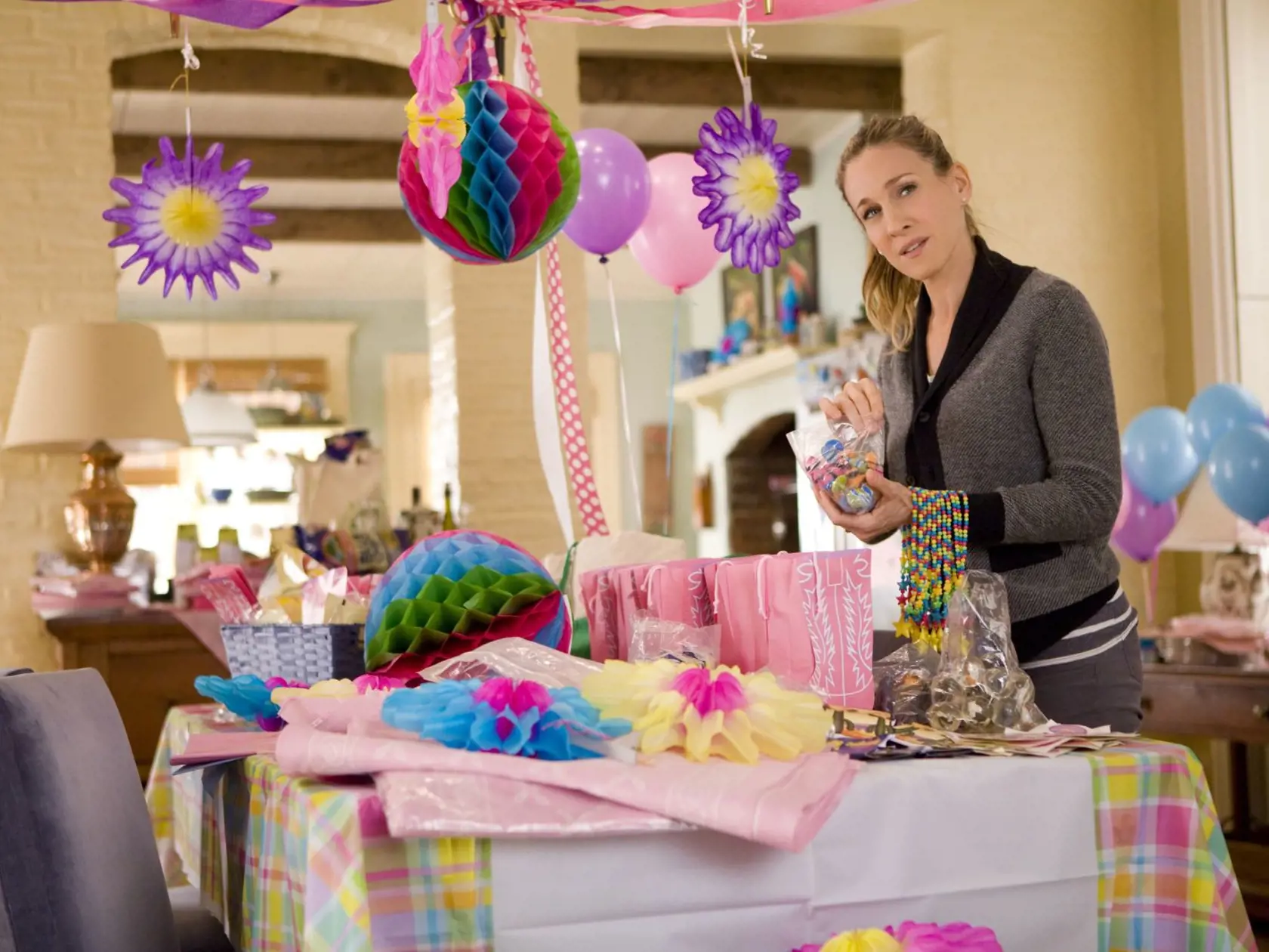 SARAH JESSICA PARKER stars in I DON'T KNOW HOW SHE DOES IT