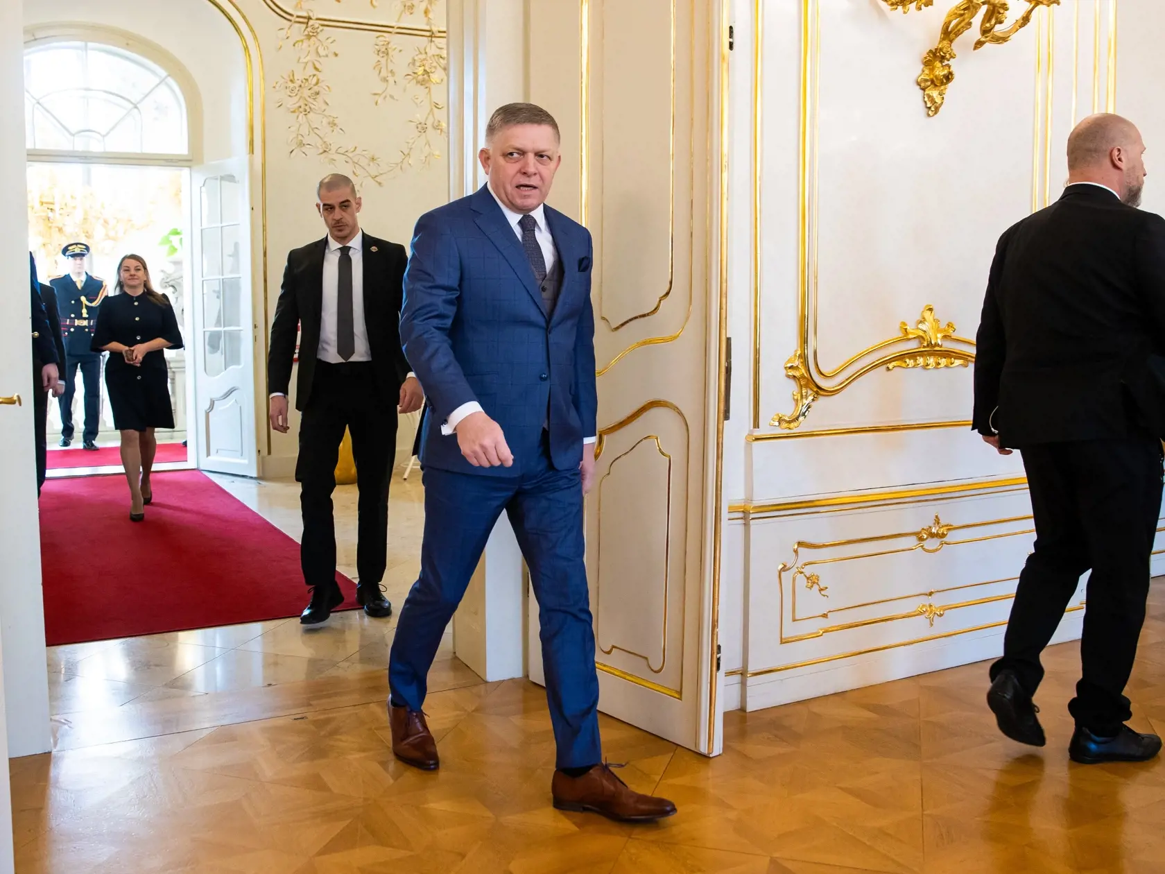 Stretnutie politických strán k zahraničnopolitickej orientácii Slovenska s prezidentom SR v prezidentskom paláci. Na snímke je predseda vlády SR Robert Fico.