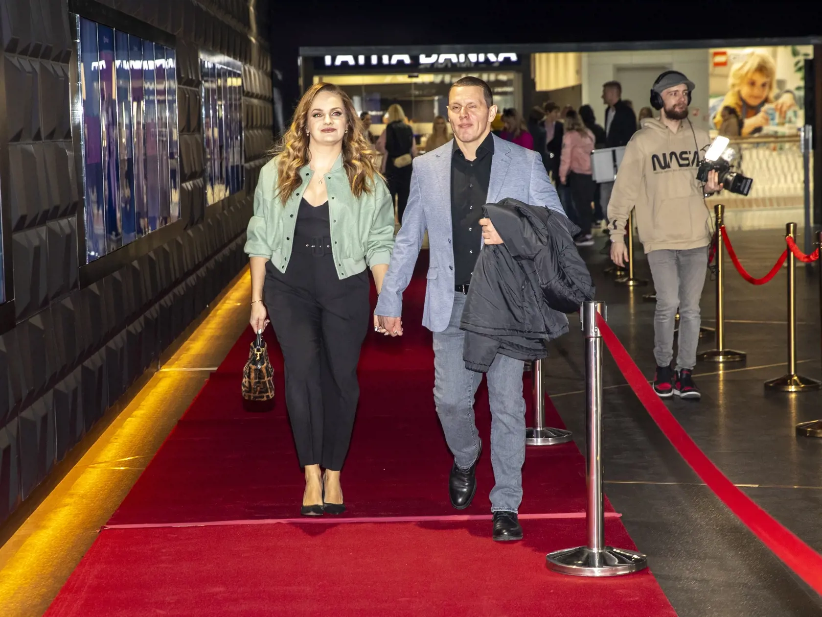  Na snímke je premiéra televízného seriálu Zrada.
Hrečka Zuzana Kubovčíková-Šebová 